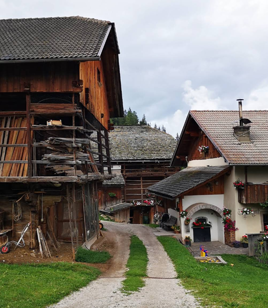 Lüch da paur of Tavella family