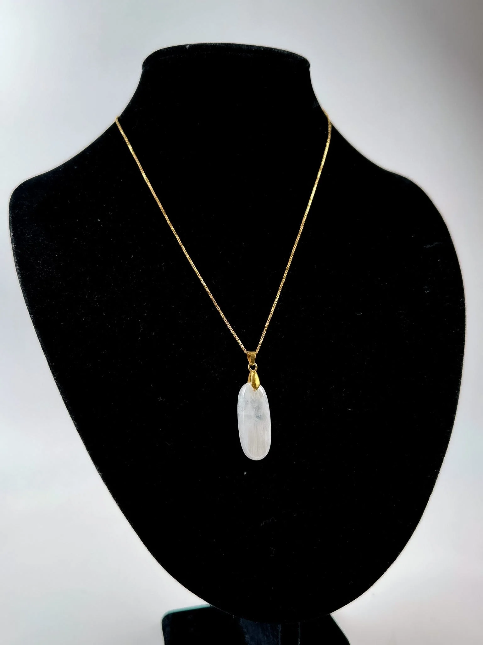 Pendentif Pierre de Lune – pièce unique