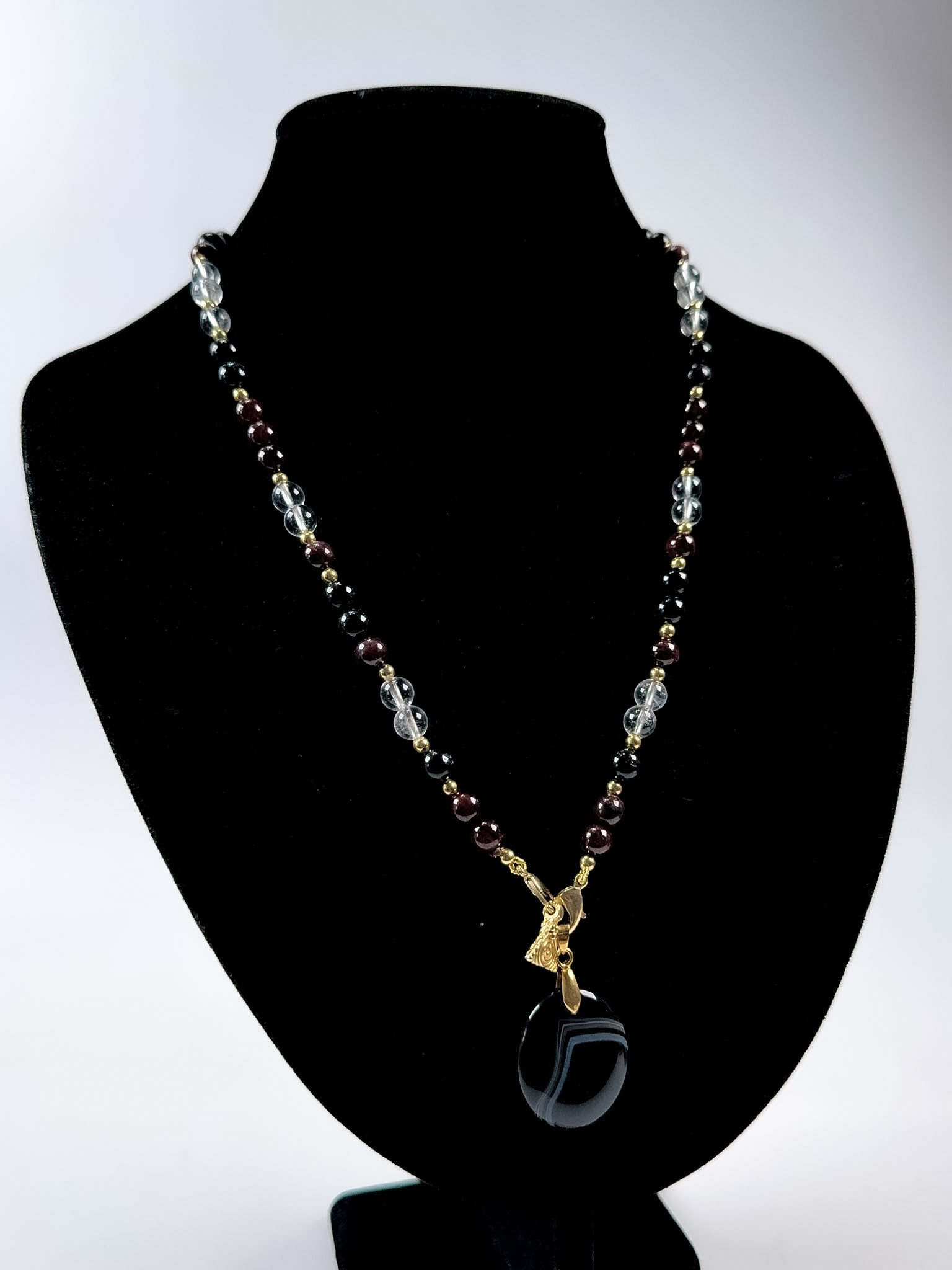 mala-gaia_pendentif-agate-noire.jpg