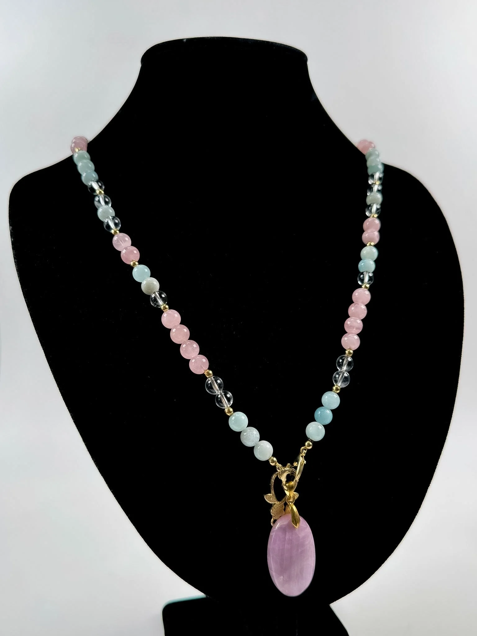 mala-mon-amour_pendentif-kunzite.jpg