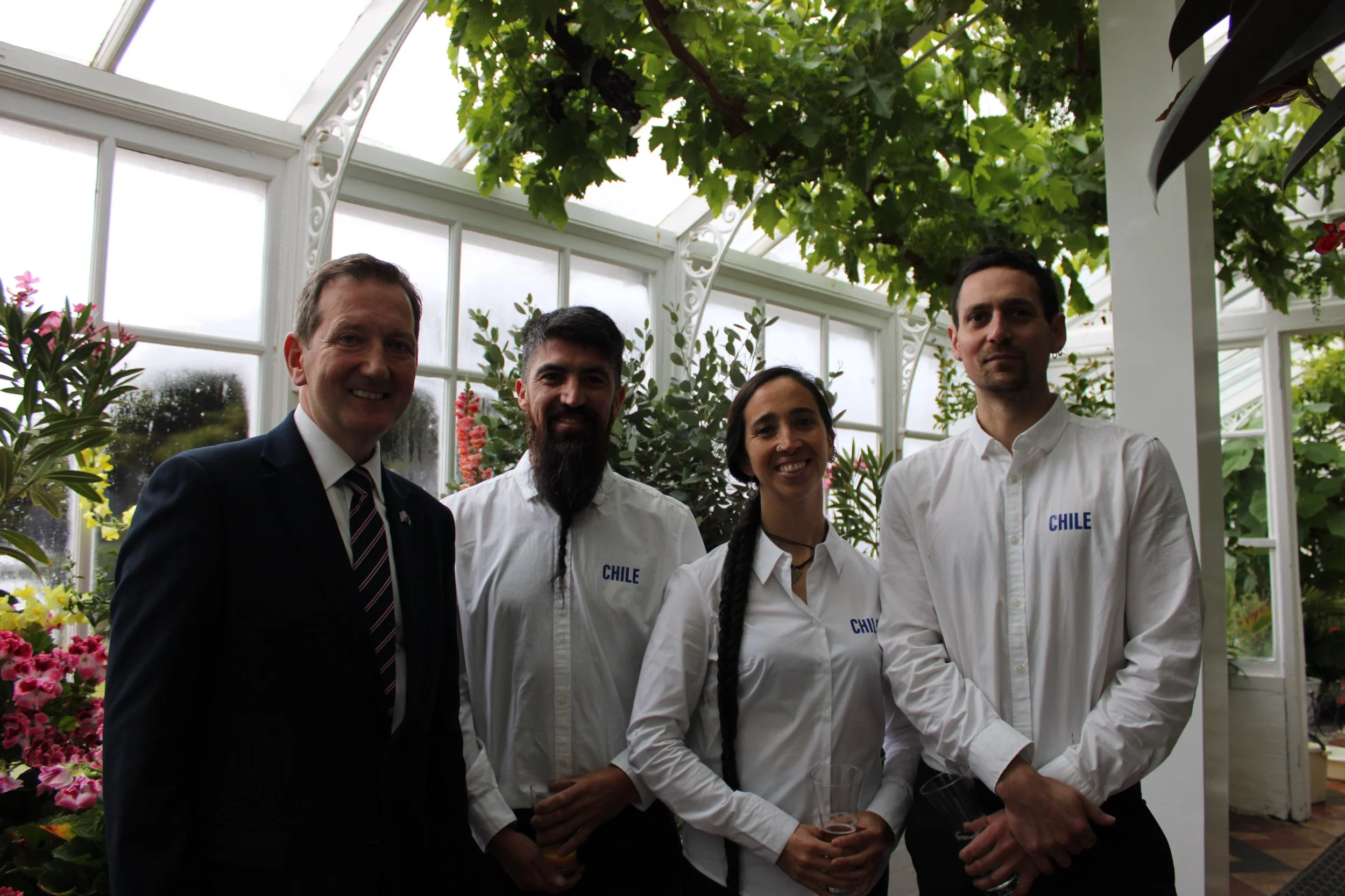 HE Governor  Martin Reynolds, Archie, Camila and Kenny - 3 Chile Team Members