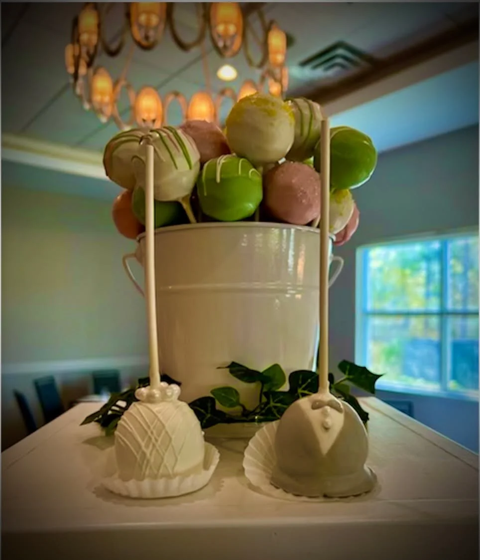 In honor of #worlddessertday, who says you have to celebrate with a cake for your wedding day? 🎂

Here at the Rosebrook Event Center, we encourage you to thing outside of the box when it comes to standard tradition! 

We take pride in the planning p