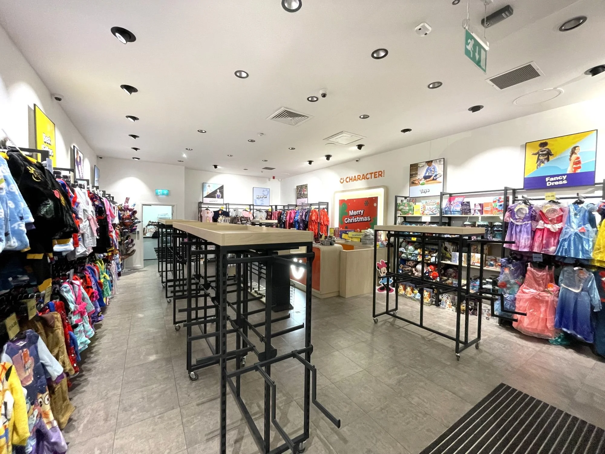 character.com-bridgend-bespoke-display-gondolas.jpg