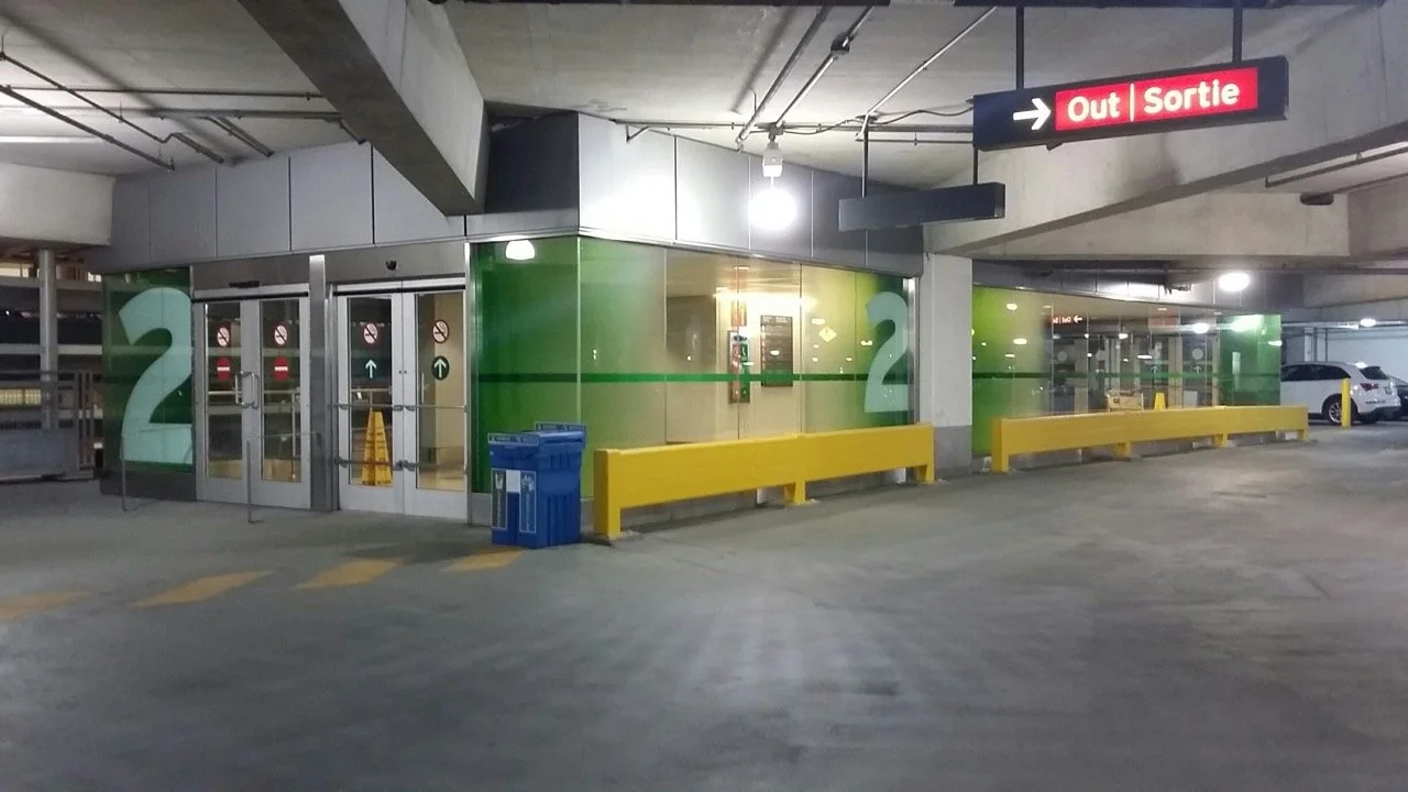 These window graphics feature graduated opacity on vinyl films, transitioning smoothly from solid to transparent for controlled visibility and an aesthetic privacy gradient.
Project: Pearson Airport T3 Parking | Client: Pearson Airport | Design credi