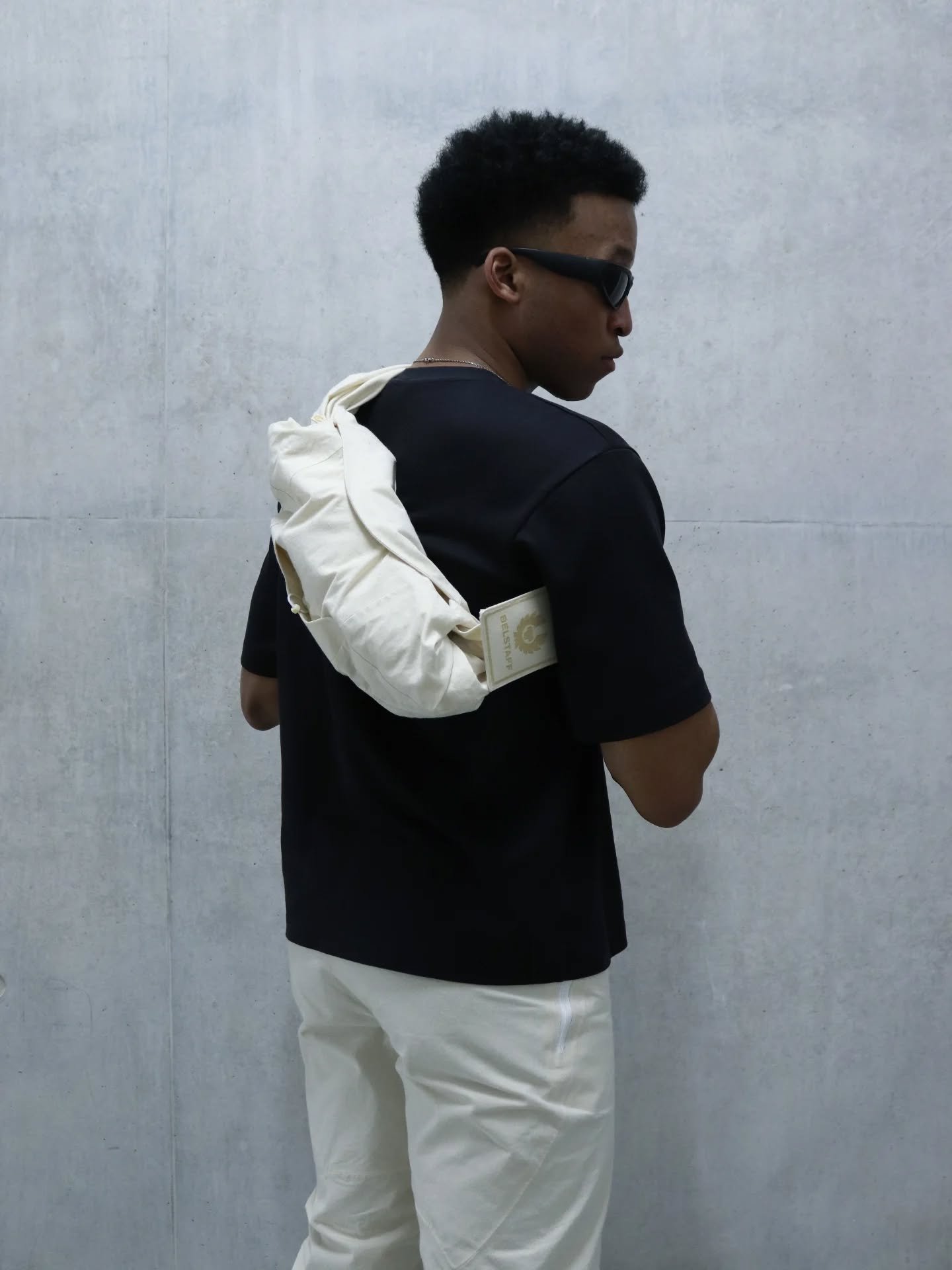 Belstaff Cloudmaster 2.0 Prize Fund Competition - Shortlisted 

Jacket stows away into a bag feature.

Model: @j.ologbenla
Photographer: @m.lo.visuals