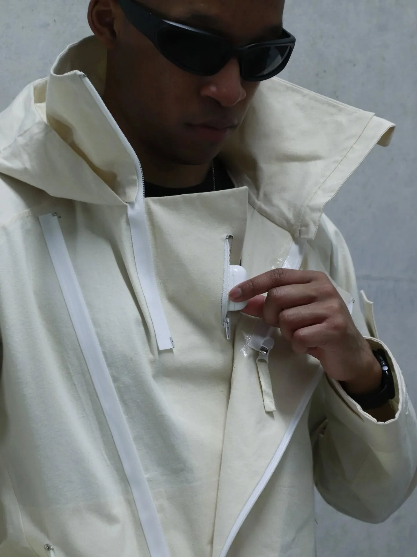 Belstaff Cloudmaster 2.0 Prize Fund Competition - Shortlisted 

Lapel pocket.

Model: @j.ologbenla
Photographer: @m.lo.visuals