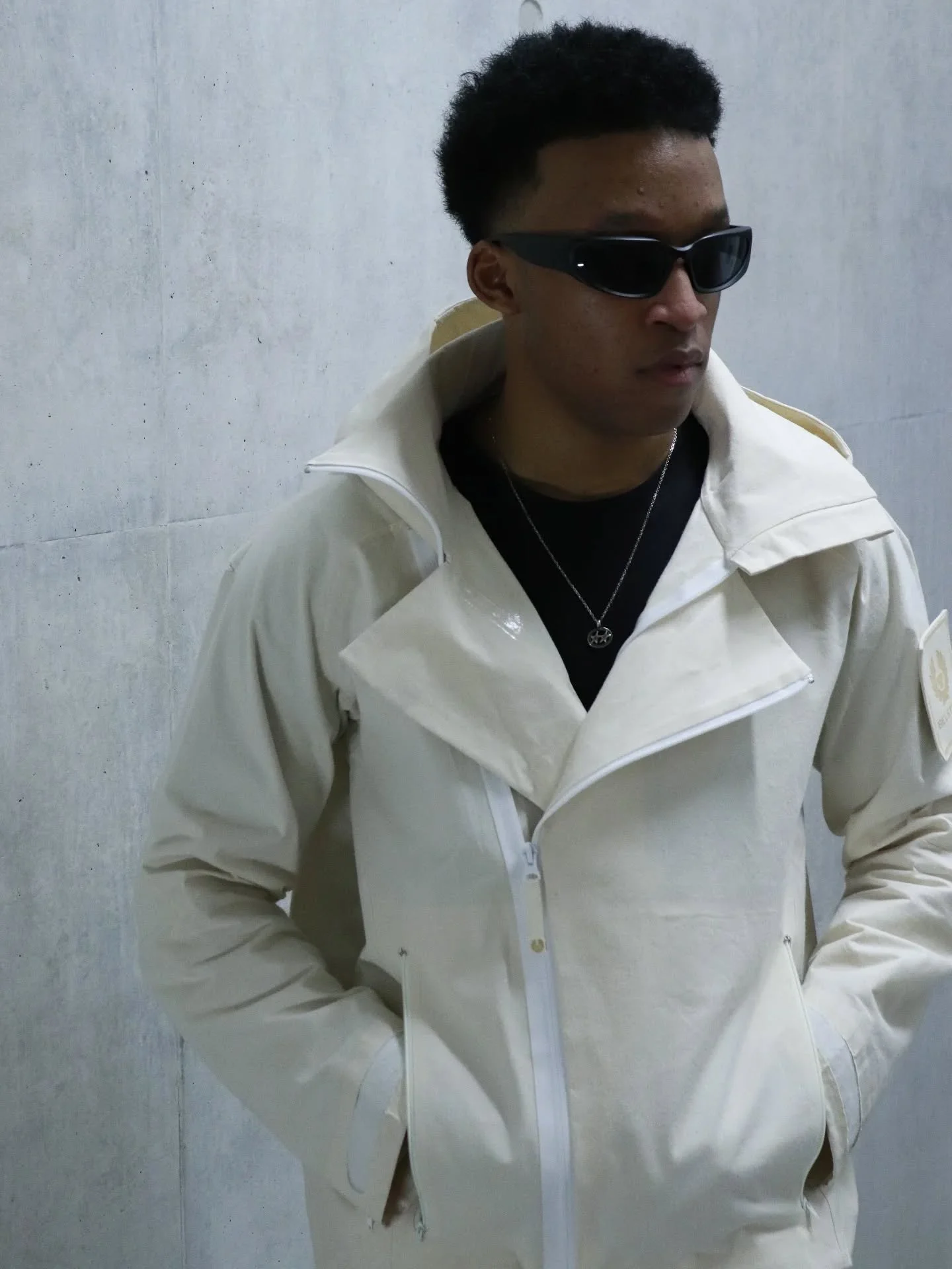 Belstaff Cloudmaster 2.0 Prize Fund Competition - Shortlisted 

Open front, versatile style.

Model: @j.ologbenla
Photographer: @m.lo.visuals