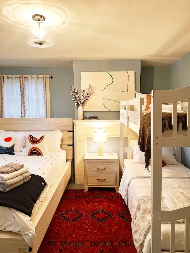 BEDROOM 5 (QUEEN w/ BUNK) - Shared