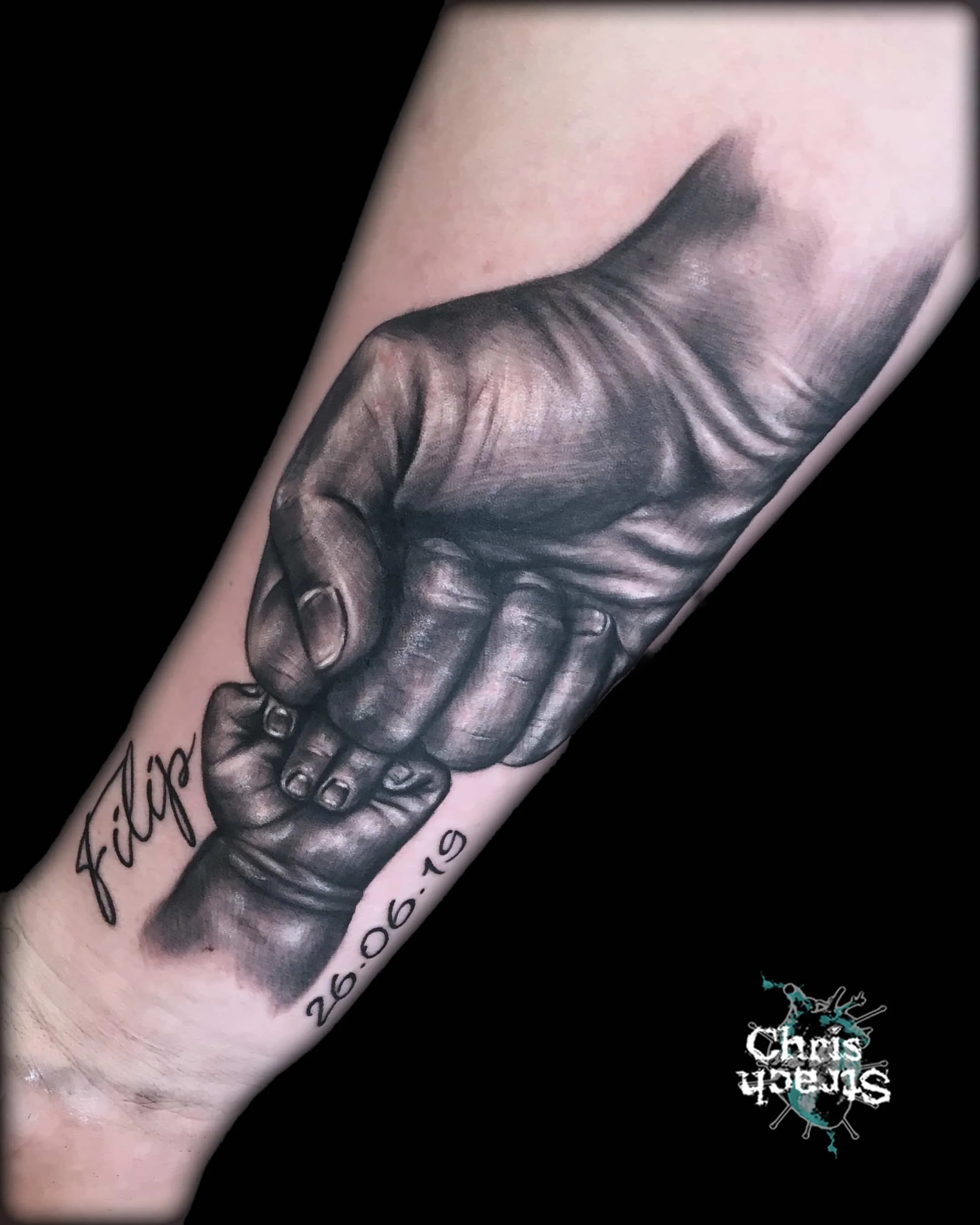 hands-realistic-black-grey-chris-Strach-forbidden-arts-tattoo-york.jpg