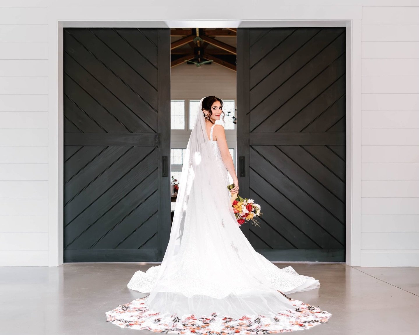 If you could relive one part of your wedding day, what would it be? ✨

@Maverickchicevents
@hylabrookestate 
@Fernandblossomflorals
@teamnotarophotography
@peakeventservices
@sfb.media
@ivoryaislebridal
@aeweddinginvitations
@jos.jams &amp; @broin
@t