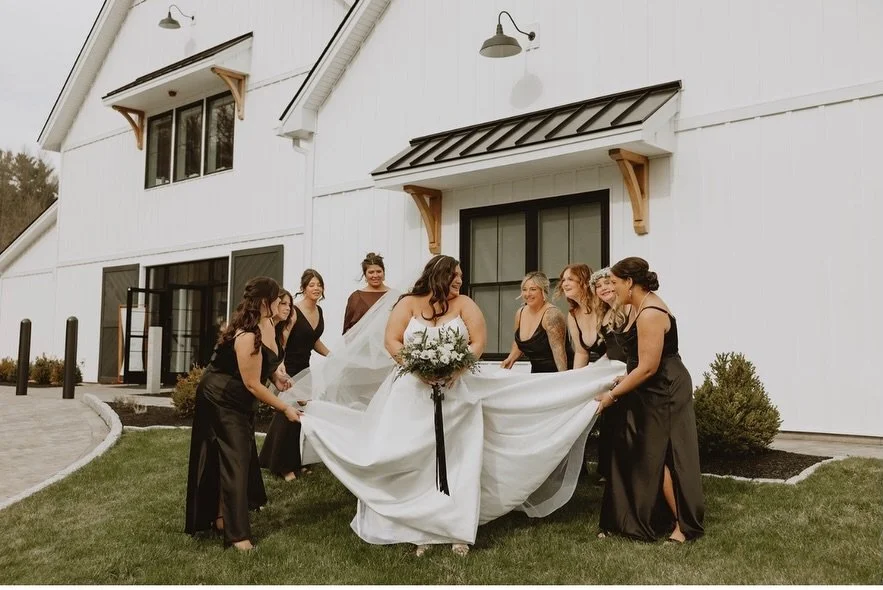 The glam, the crew, the energy. This is what wedding mornings are all about ✨ There&rsquo;s nothing better than watching a bridal party come together feeling confident, beautiful, and so ready for the best day ever! 

Being a part of these moments wi