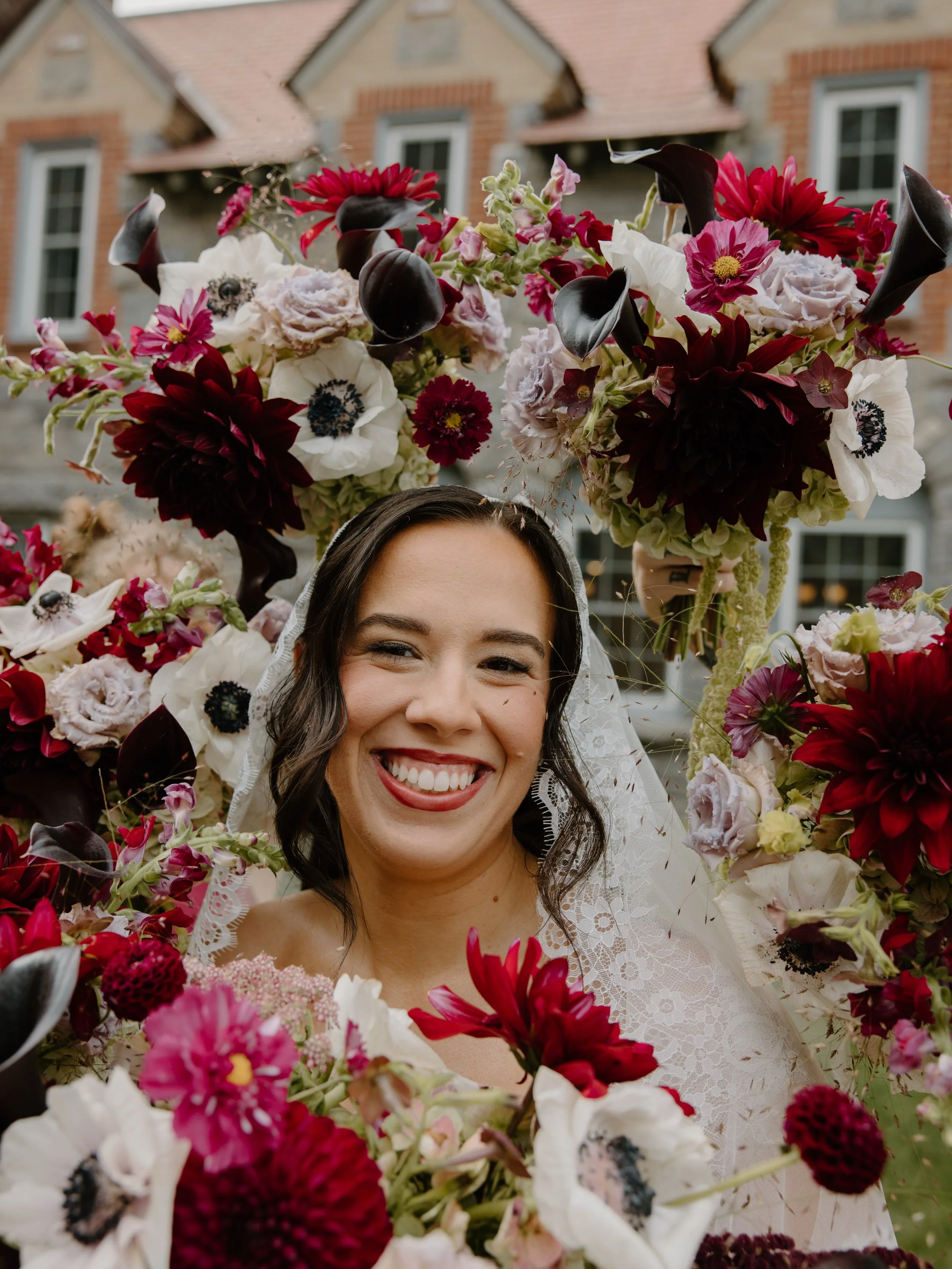 A fairytale wedding 
10/4/26 👑 🫶🏻
 @searlescastleevents 

#newenglandweddinghairstylist #newenglandweddingmakeupartist #newenglandweddingvendor #bridalglam #glamteam