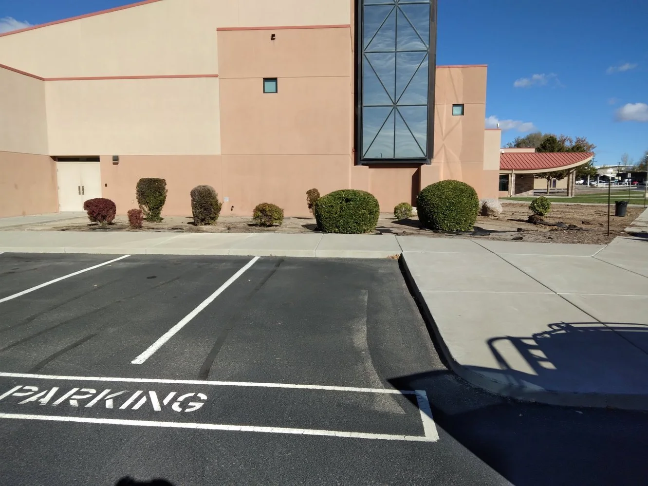 Decorative gravel landscaping completed by Priddy Landscaping and Irrigation near Putt Court in Farmington NM