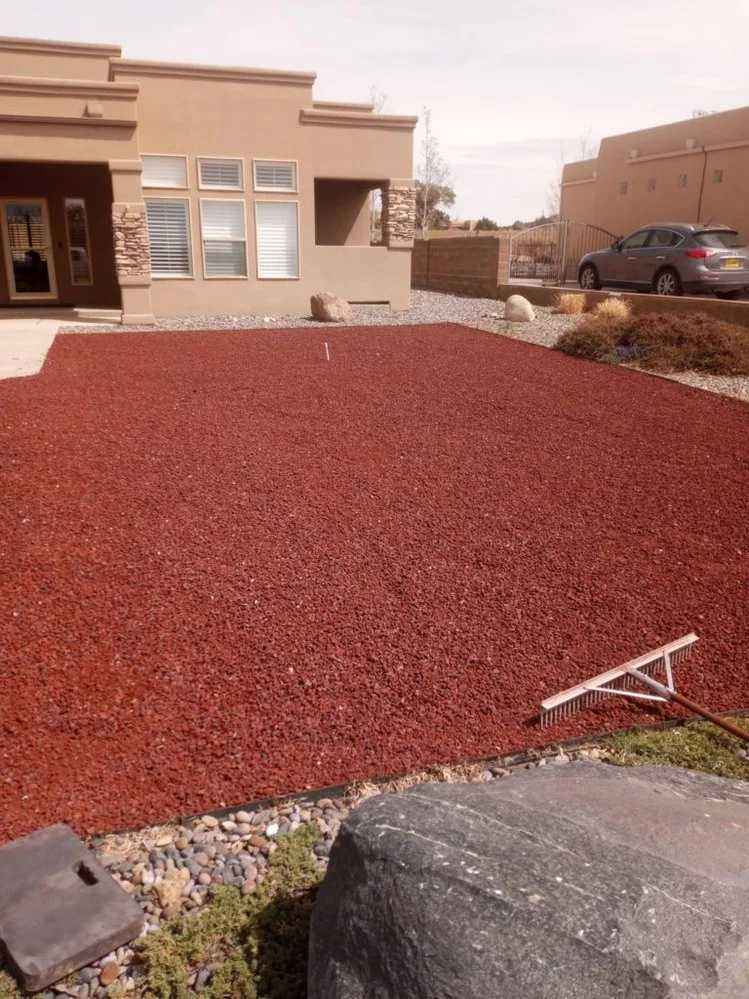 Front yard gravel landscaping on Baird Circle in Aztec NM by Priddy Landscaping and Irrigation