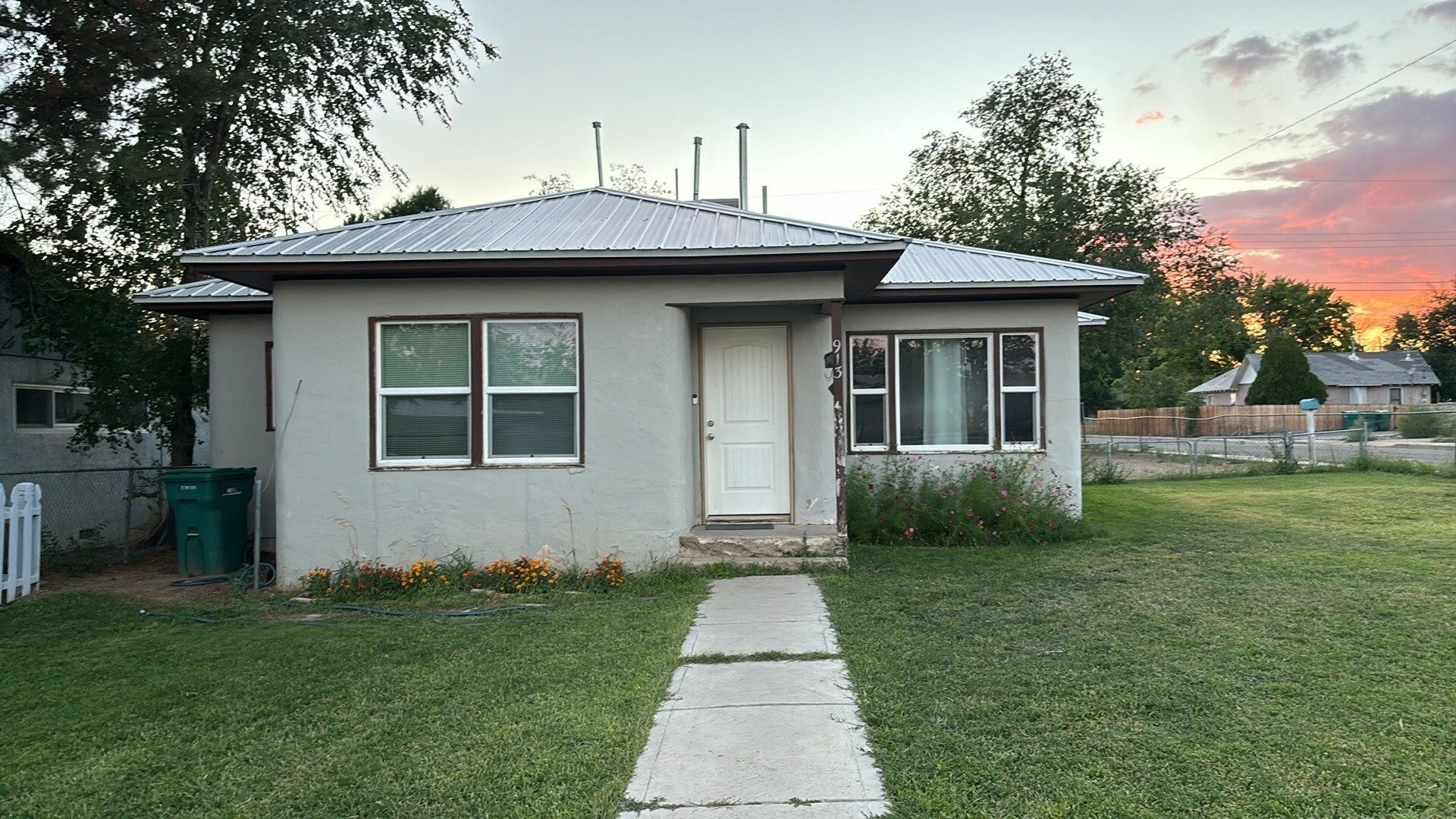 Lawn re-seeding pros serving Kirtland NM and nearby areas.