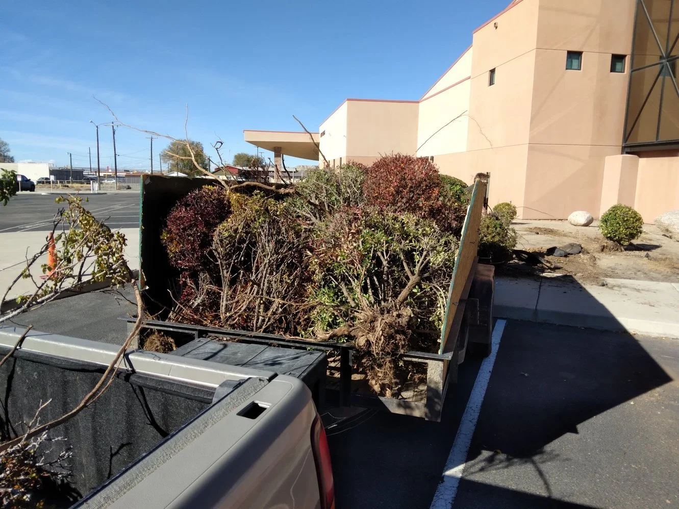 Gravel landscaping work completed along Foothills Drive in Farmington NM by Priddy Landscaping and Irrigation