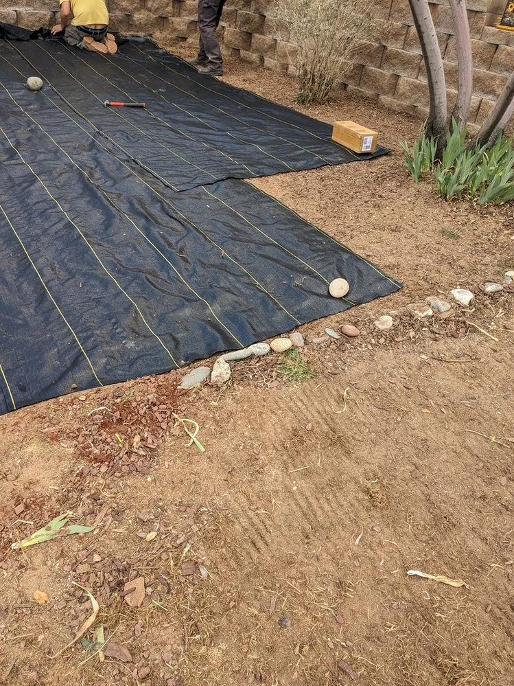 Gravel yard cleanup and edging completed near Lakewood Street in Farmington NM
