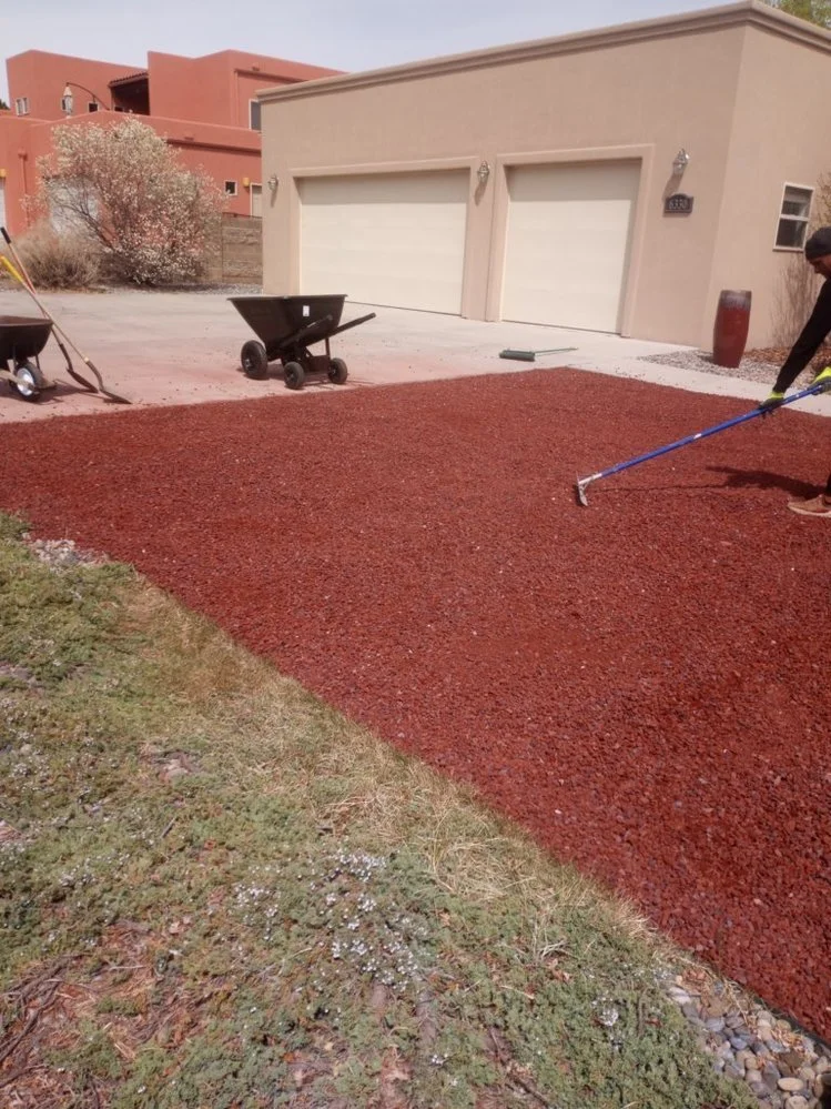 Gravel yard cleanup and edging completed near Hallmarc Drive in Farmington NM