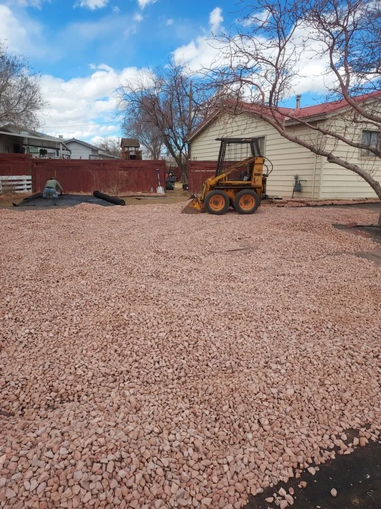 Decorative gravel landscaping completed by Priddy Landscaping and Irrigation near Las Brisas Trail in Farmington NM