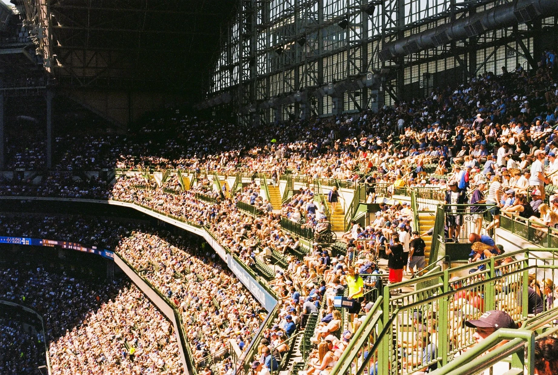 the american dream: tailgate
&bull;
&bull;
📸 olympus om10
📍 @amfamfield @brewers