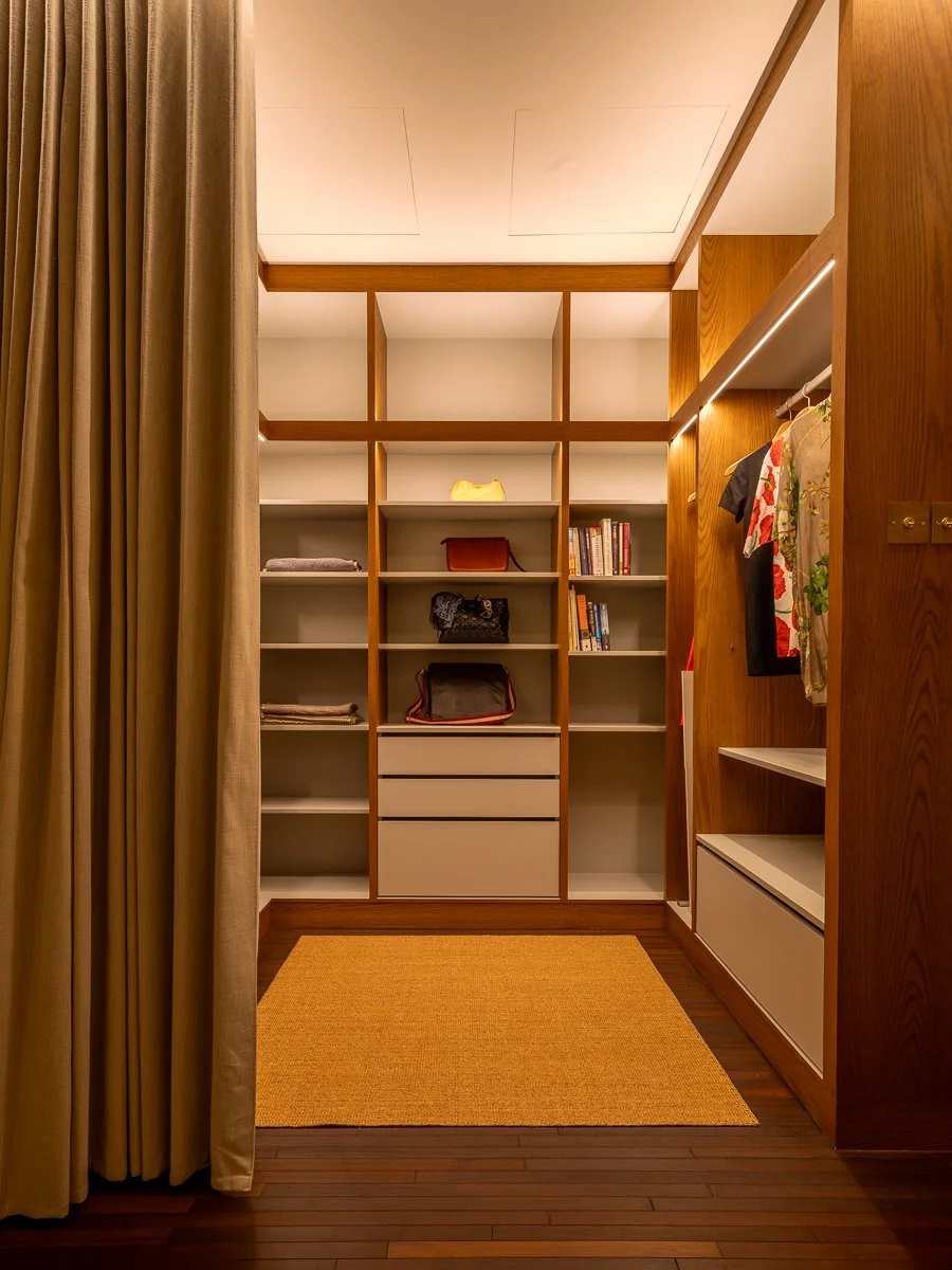 Walk-in closet