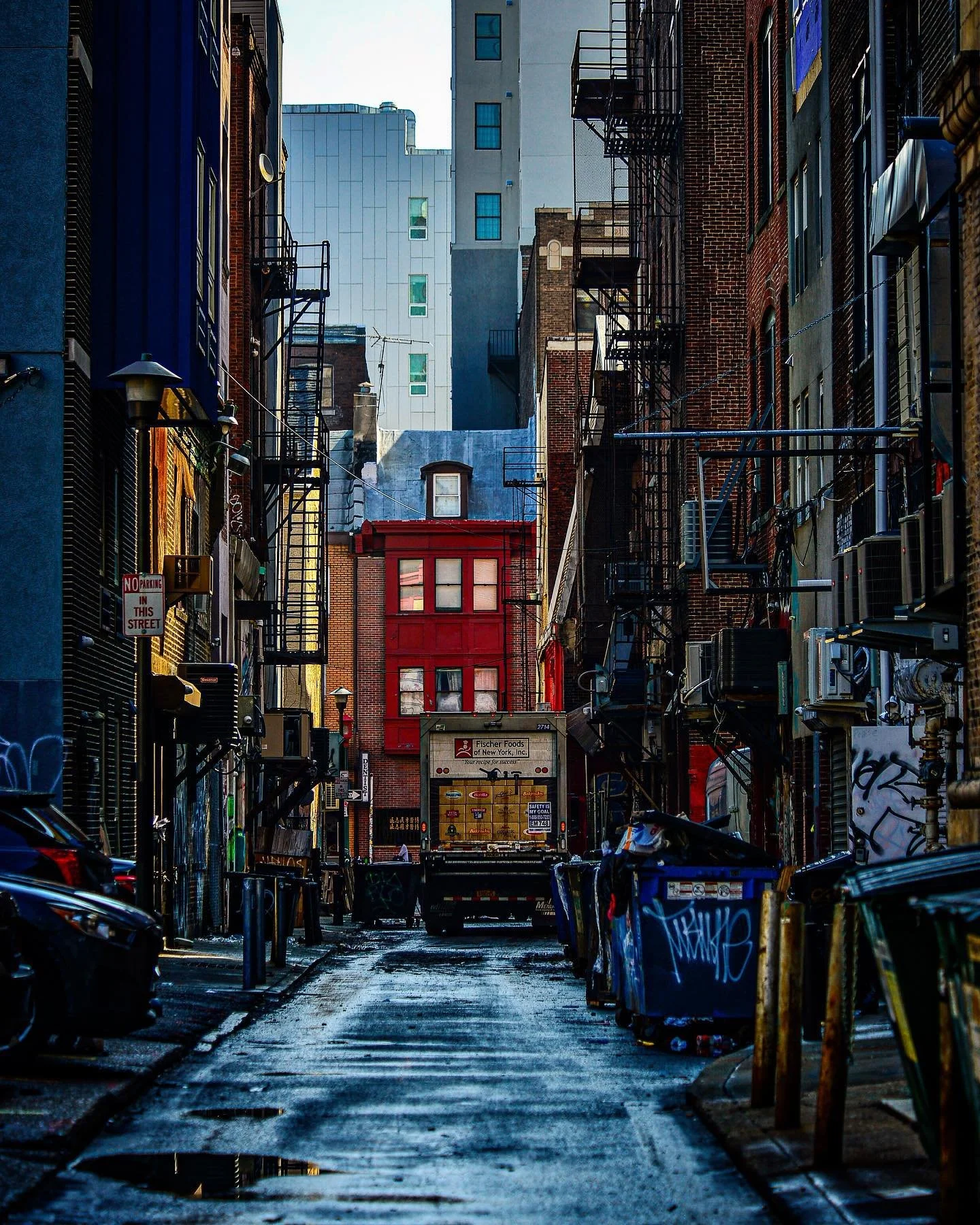 Lil Philly grunge for the gram 
.
.
.
#philly #phillyphire #phillygraff #philadelphia #phila #philadelphia_ig #philadelphiaphotographer #philadelphia_citylife #philadelphiaartist #philadelphiagraffiti #philadelphiaphotography #215shooters #215 #phill