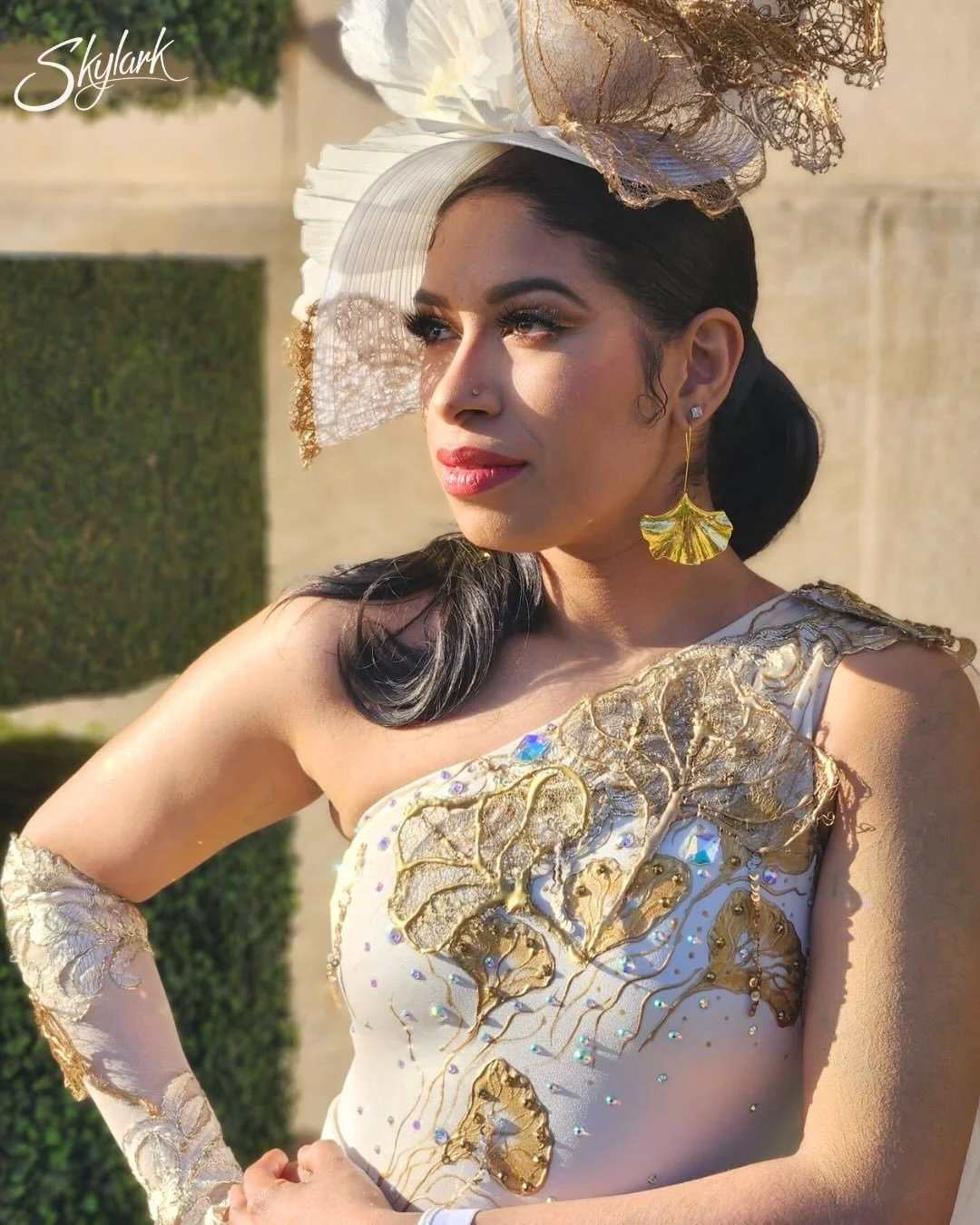 Congrats on another successful season, Capricorn! These Seagoats work hard but their look is effortless. Caps are sleek, aspirational, practical, and classic&mdash;in vibe AND in fashion. ♑✨

Want their look? Think neutrals like white, black, and tan