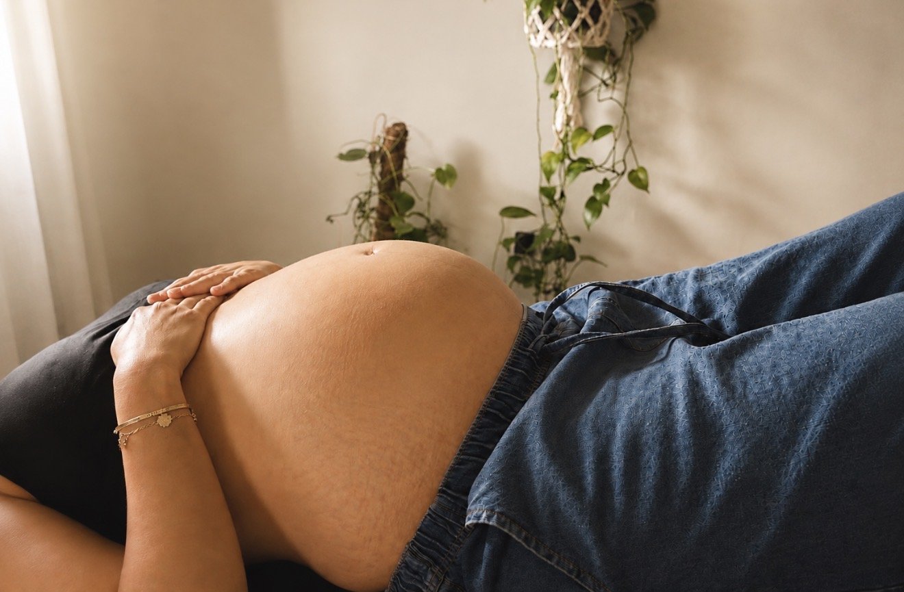 Pregnant mom receiving prenatal chiropractic care in Altamonte Springs, FL