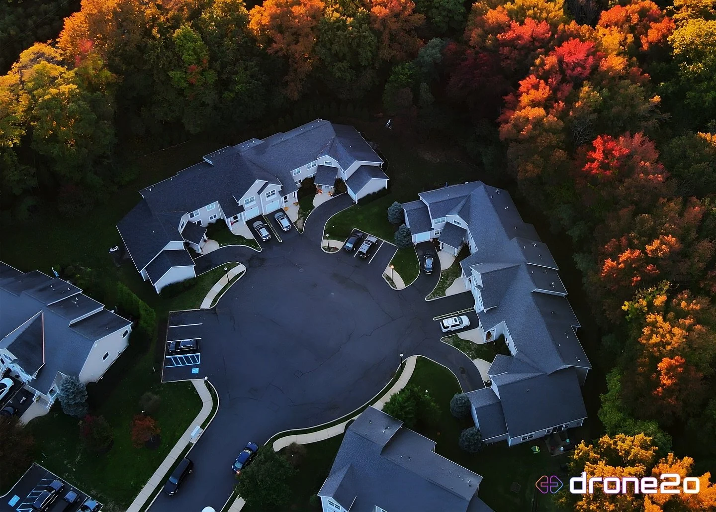 From summer greens to autumn golds, the transition season is here. ✨ There’s no better time to elevate your listings with aerial photography. Drone2o makes sure your properties shine while the colors do the talking. 📸🍁
#MonmouthCounty #Jersey
