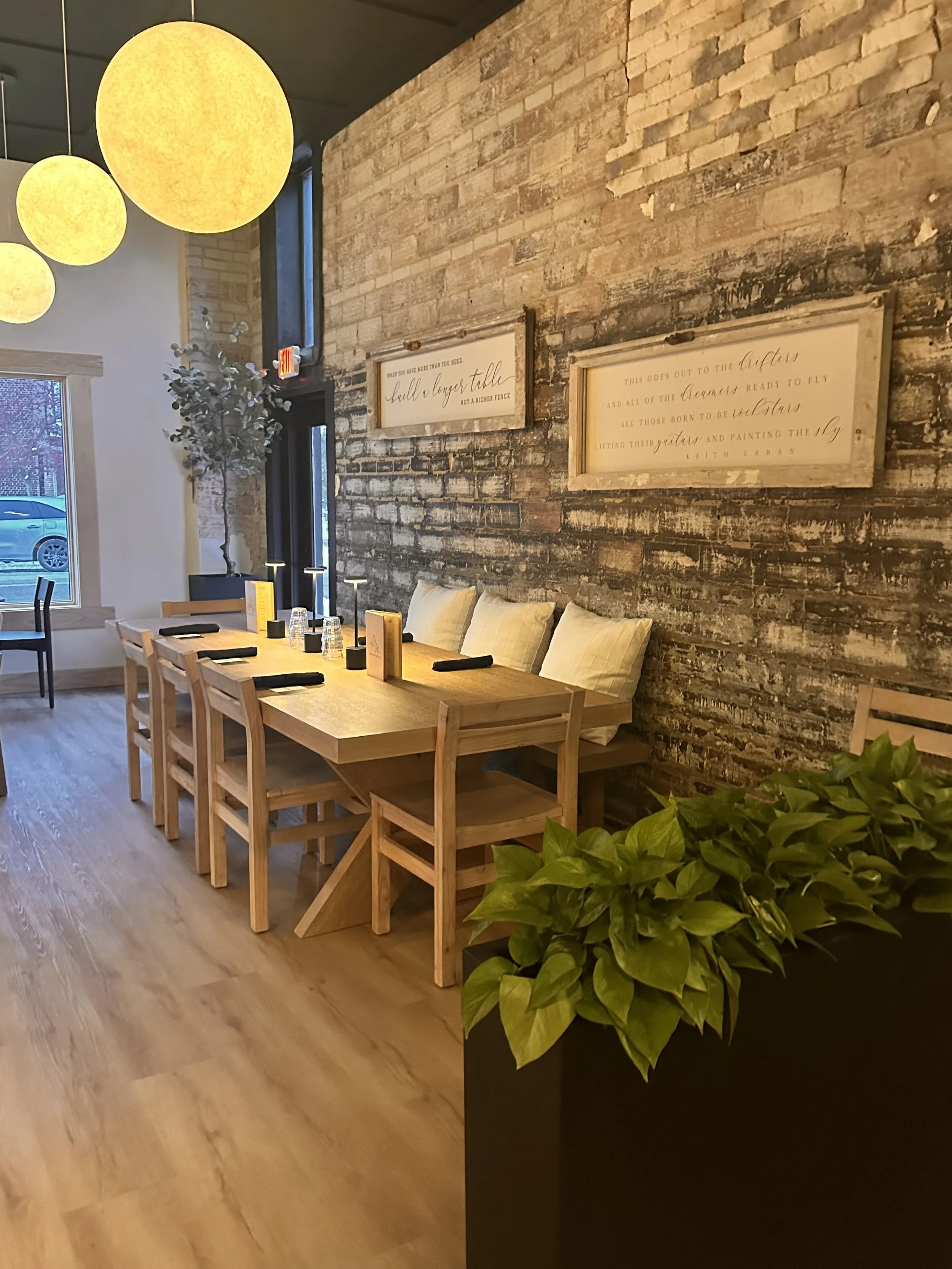 Moon Room - Large Table