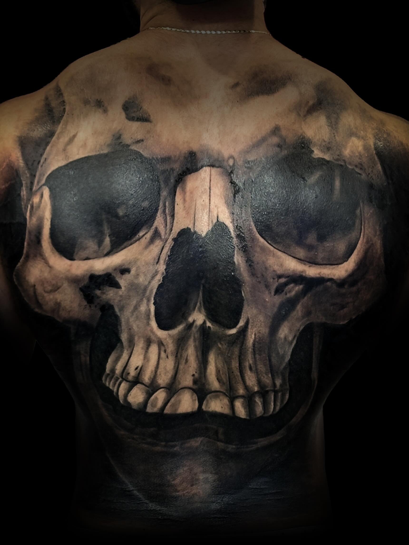 Repost du back Que j&rsquo;ai fait il y a quelque ann&eacute;e. 

#Mtltattoo #mtltattooartist #montrealtattoo #montrealtattooartist #tattoo