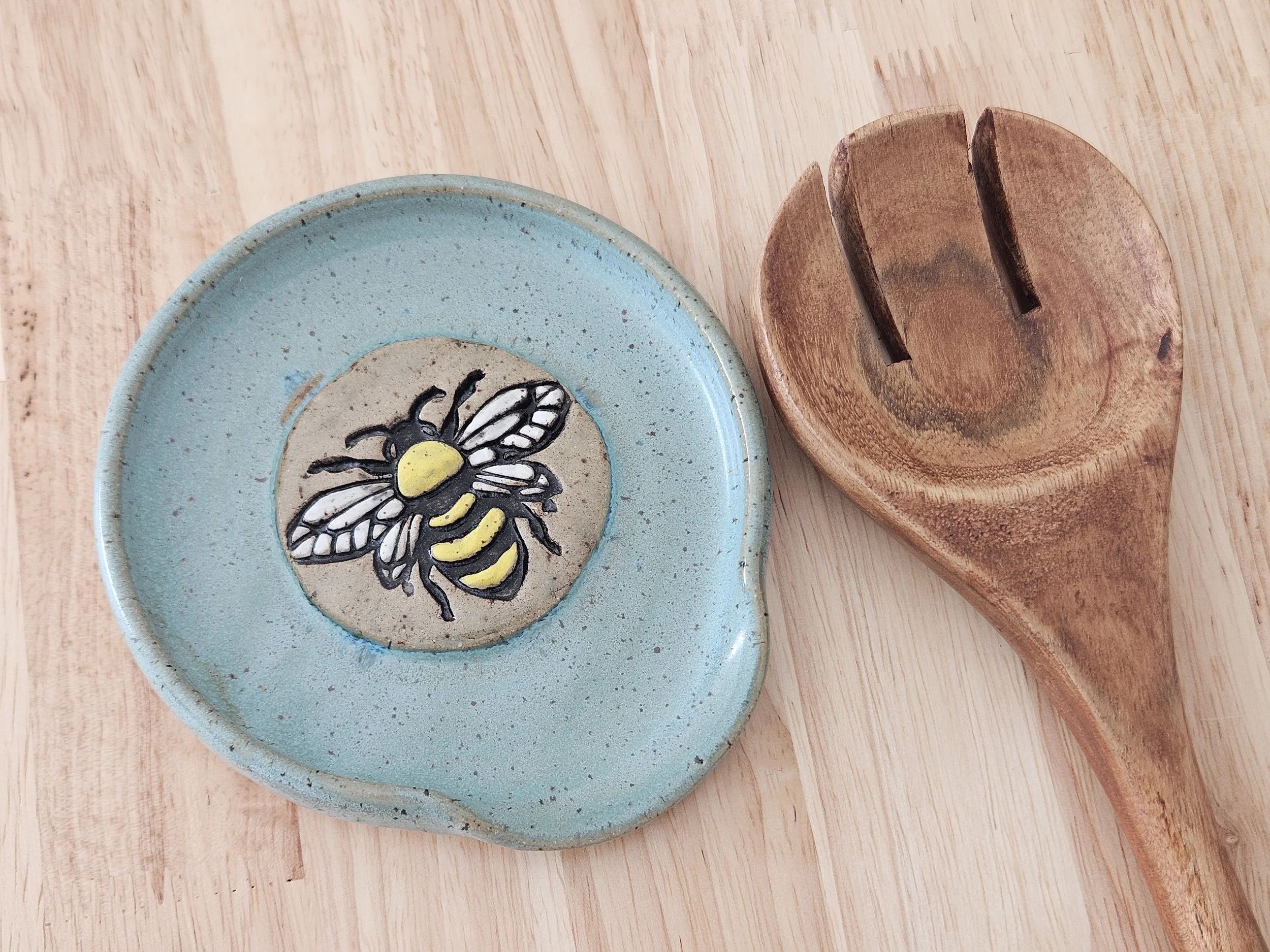 Spoon Rest w/Bee Medallion - Turquoise