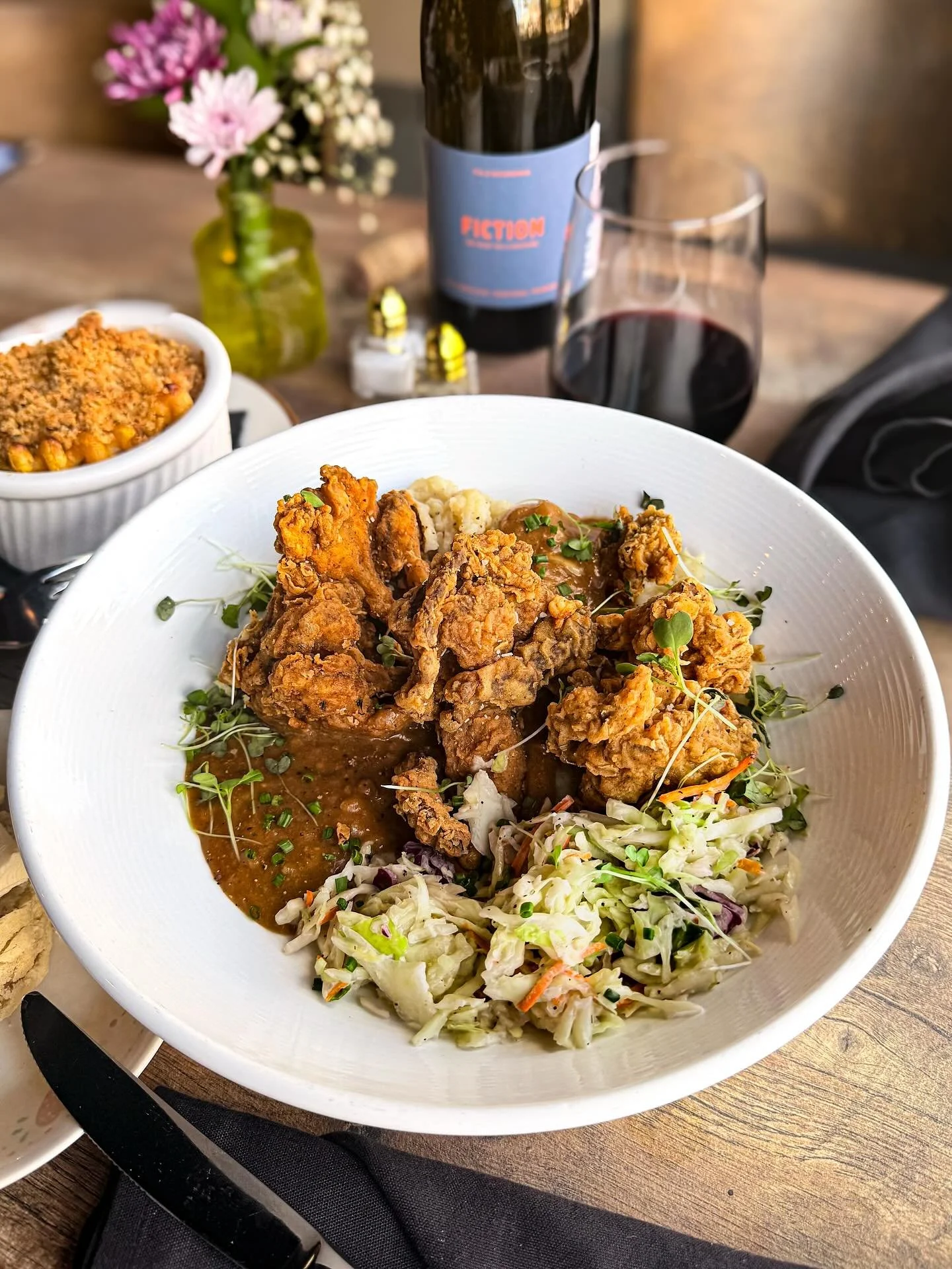 It&rsquo;s chicken! Except it&rsquo;s oyster mushrooms. Yayyyy, here comes the plaaaaaane 🤤 We&rsquo;re open on Monday&rsquo;s now! Bloop. And this is one of the stars of our menu: Antiestablishmentucky Fried Chicken. It&rsquo;s got finger lick&rsqu