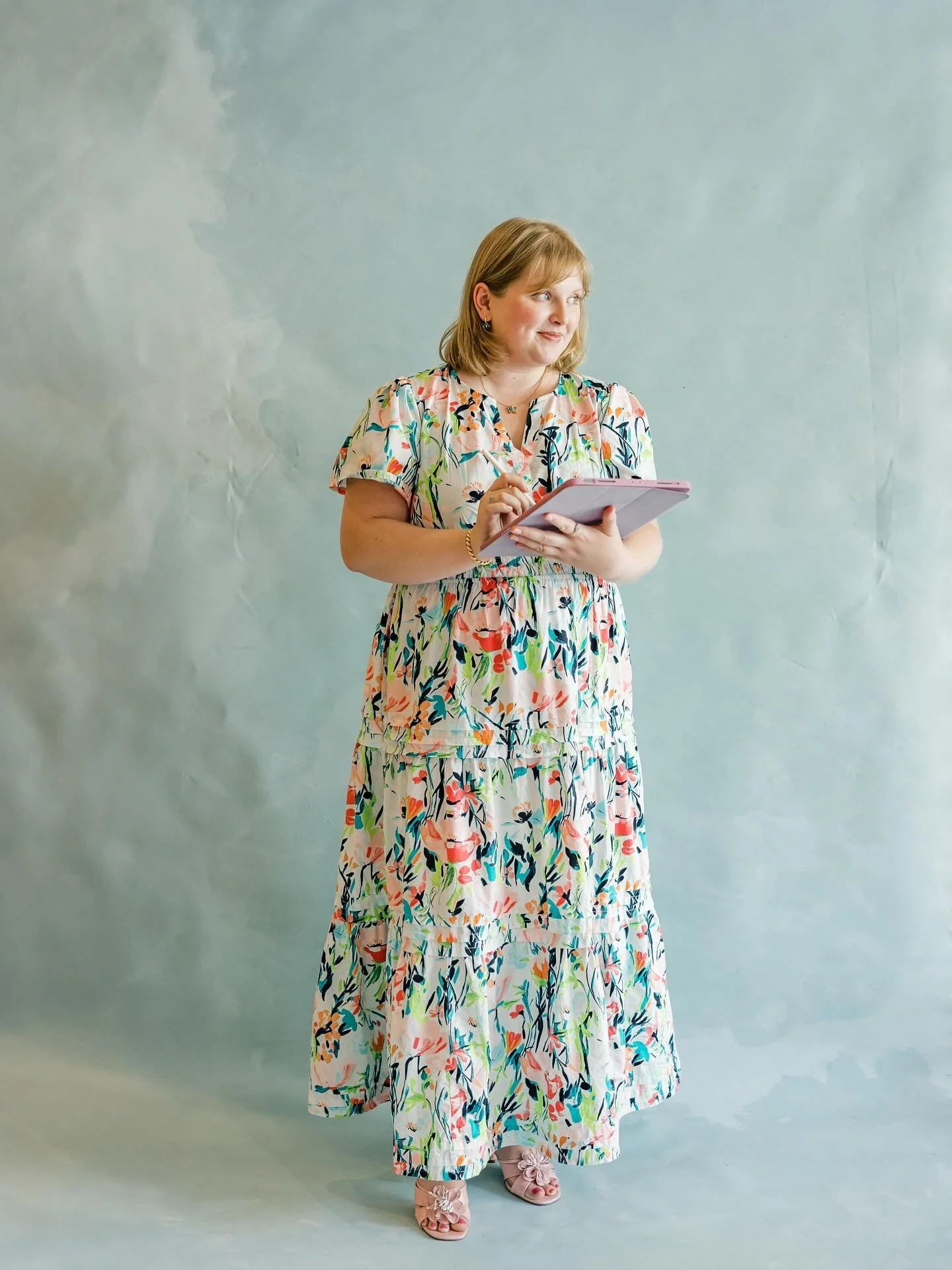Hey y’all! I thought it was time to introduce myself. My name is Abigail Stallings and I am an Artist, Illustrator, Educator, and Stationery Designer! 
While in graduate school at the Savannah College of Art & Design, I found my artistic s