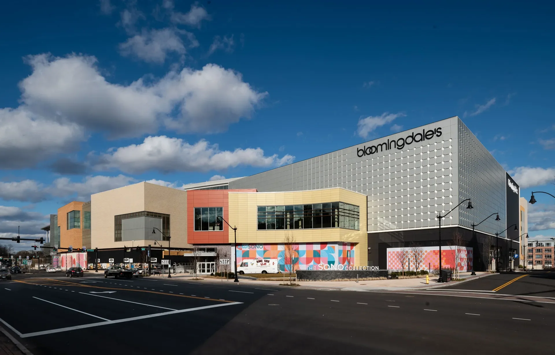 KBE-Portfolio-Retail-Lifestyle Centers & Shopping-The SoNo Collection-2_1920.webp