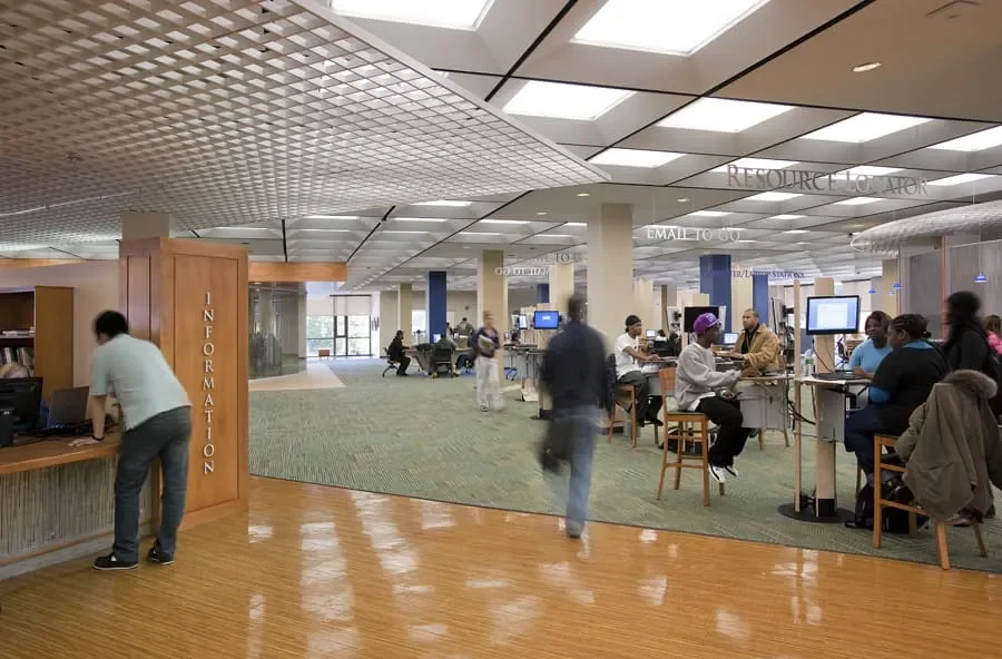 University of Bridgeport Magnus Wahlstrom Library