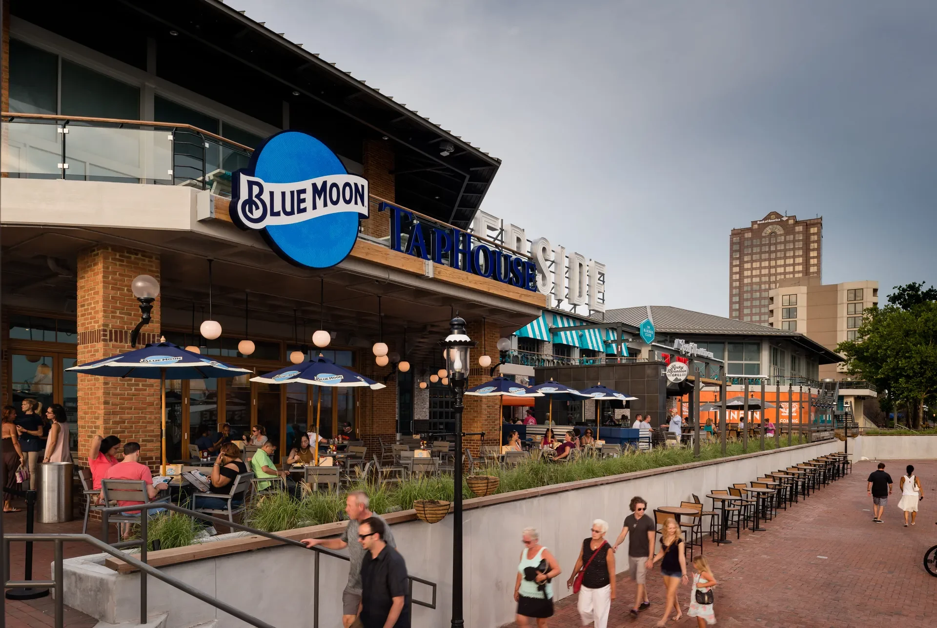 Harbor Club at Waterside