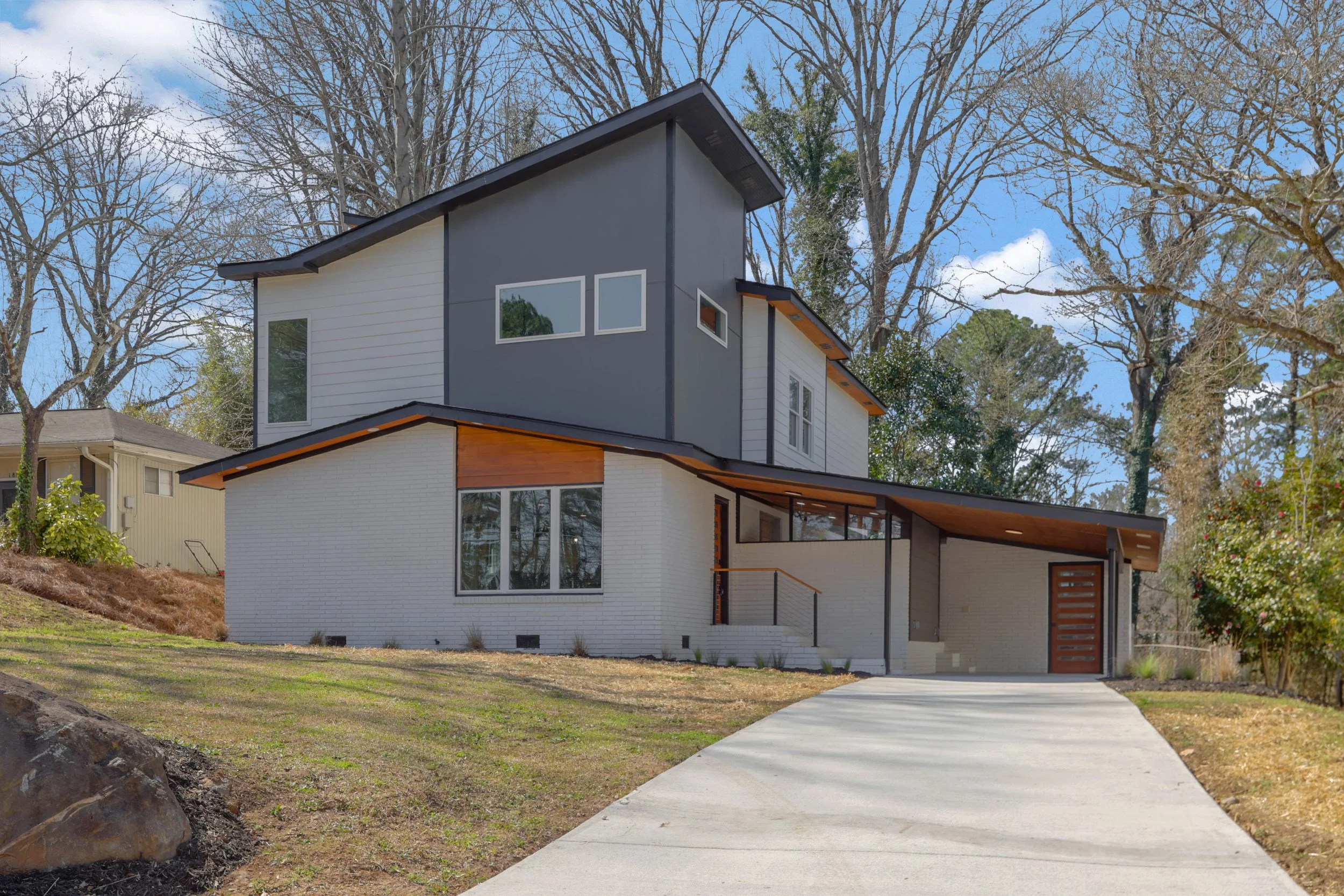 1883_Brewer_Blvd_SW_001.jpg