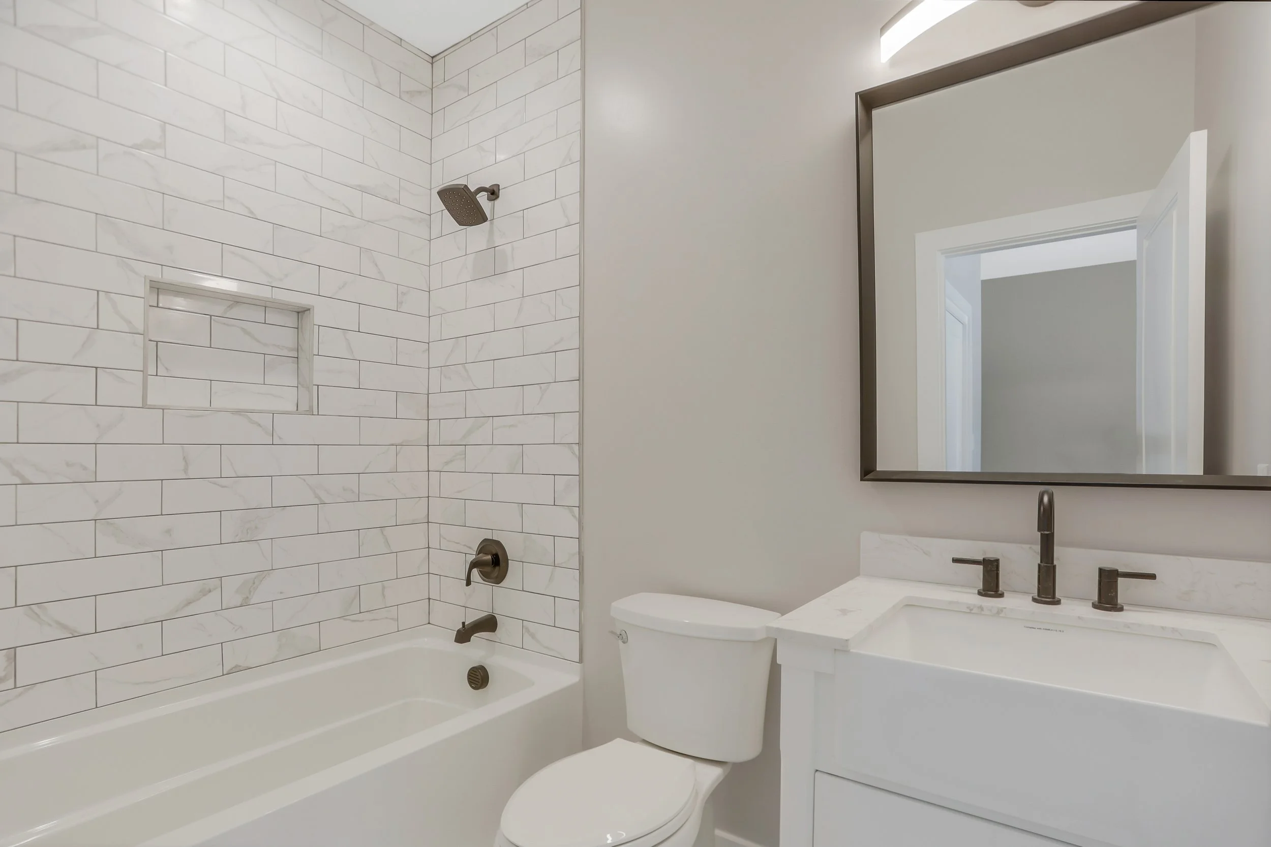 1883_Brewer_Blvd_SW_111.jpg
