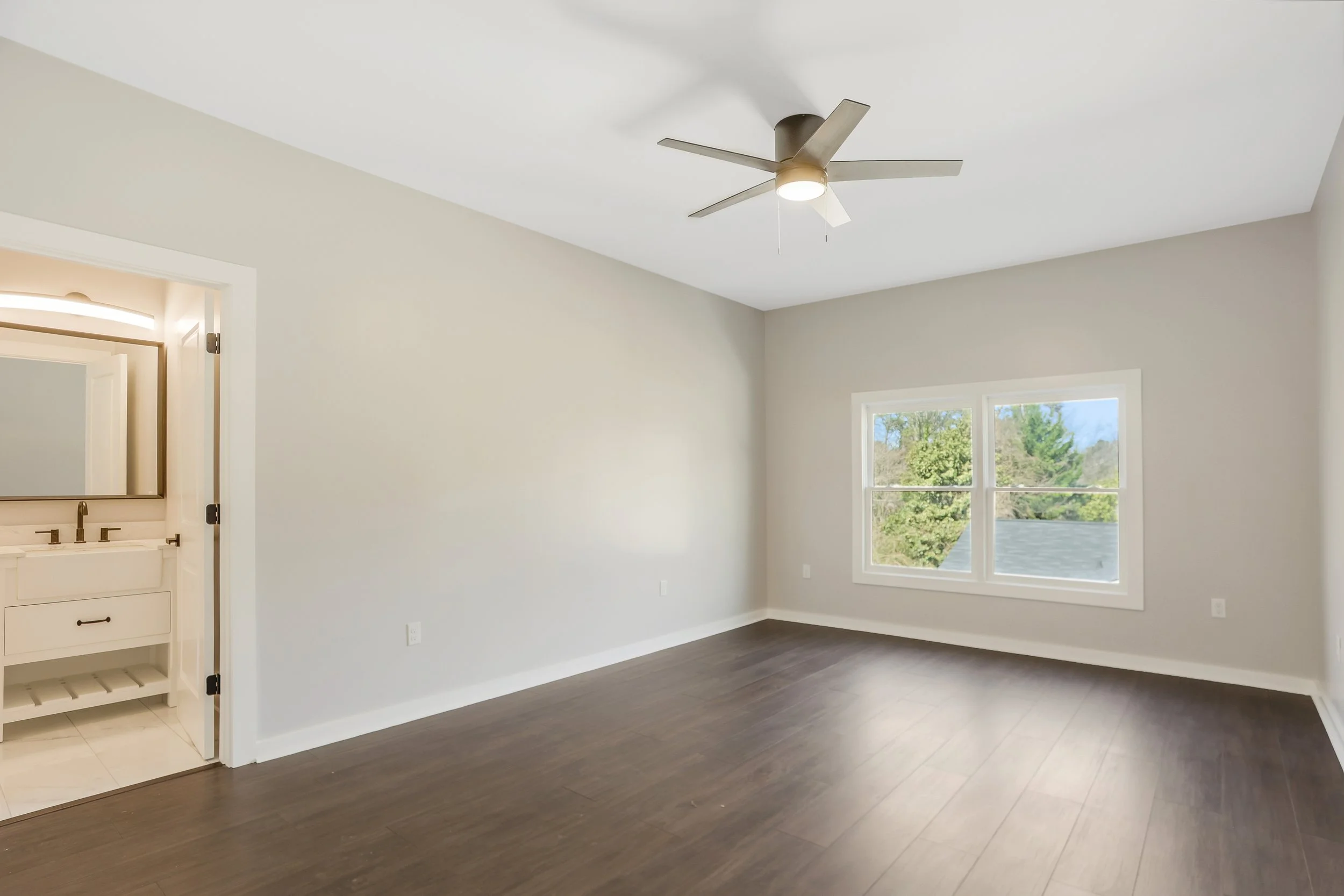 1883_Brewer_Blvd_SW_101.jpg