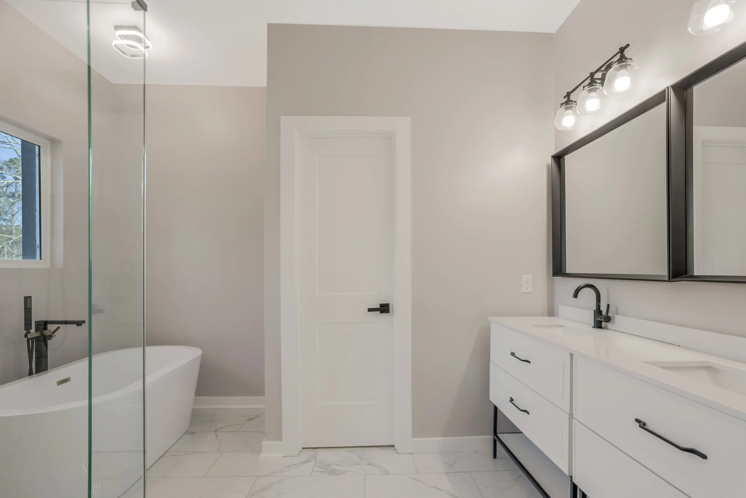 1883_Brewer_Blvd_SW_136.jpg