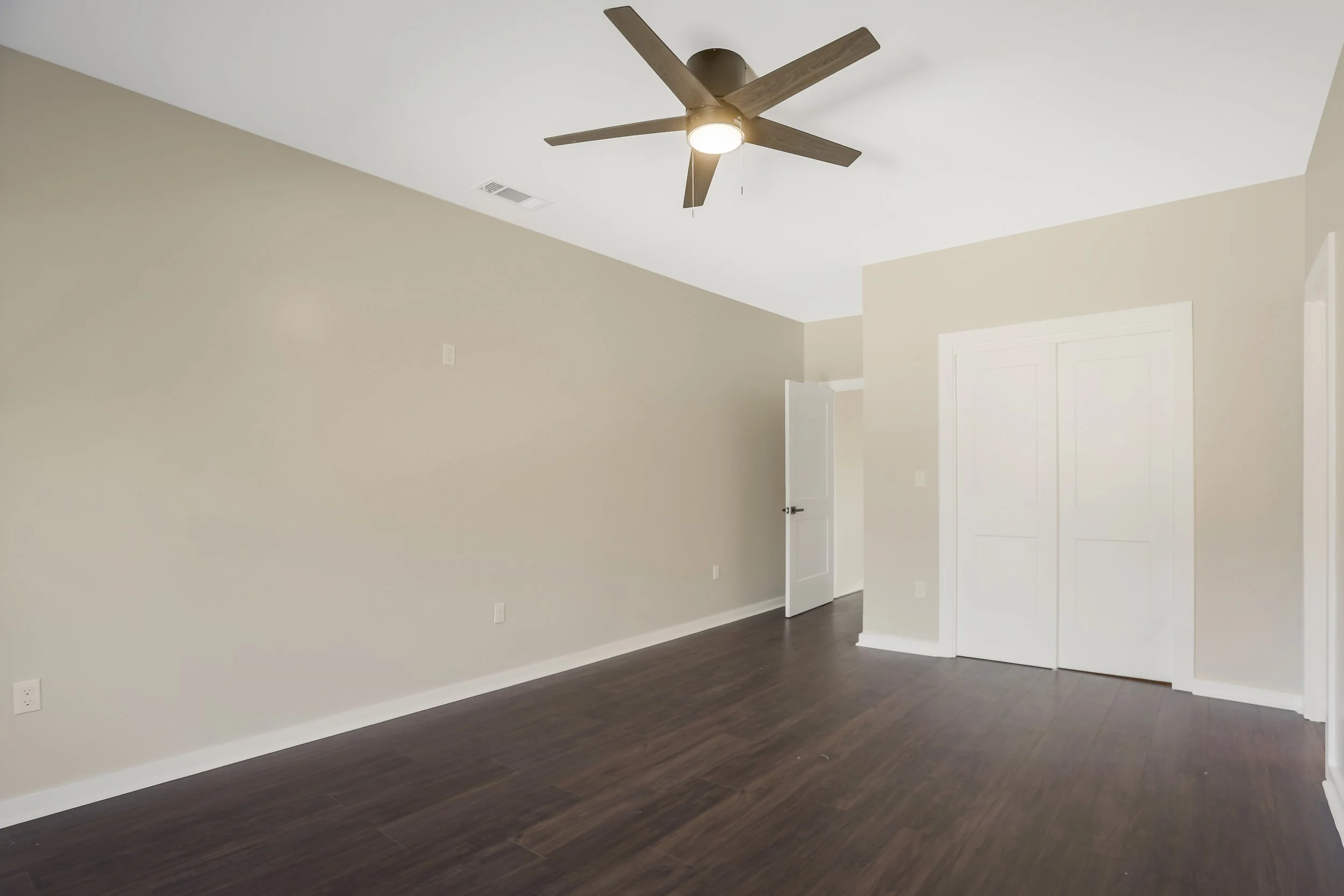 1883_Brewer_Blvd_SW_106.jpg