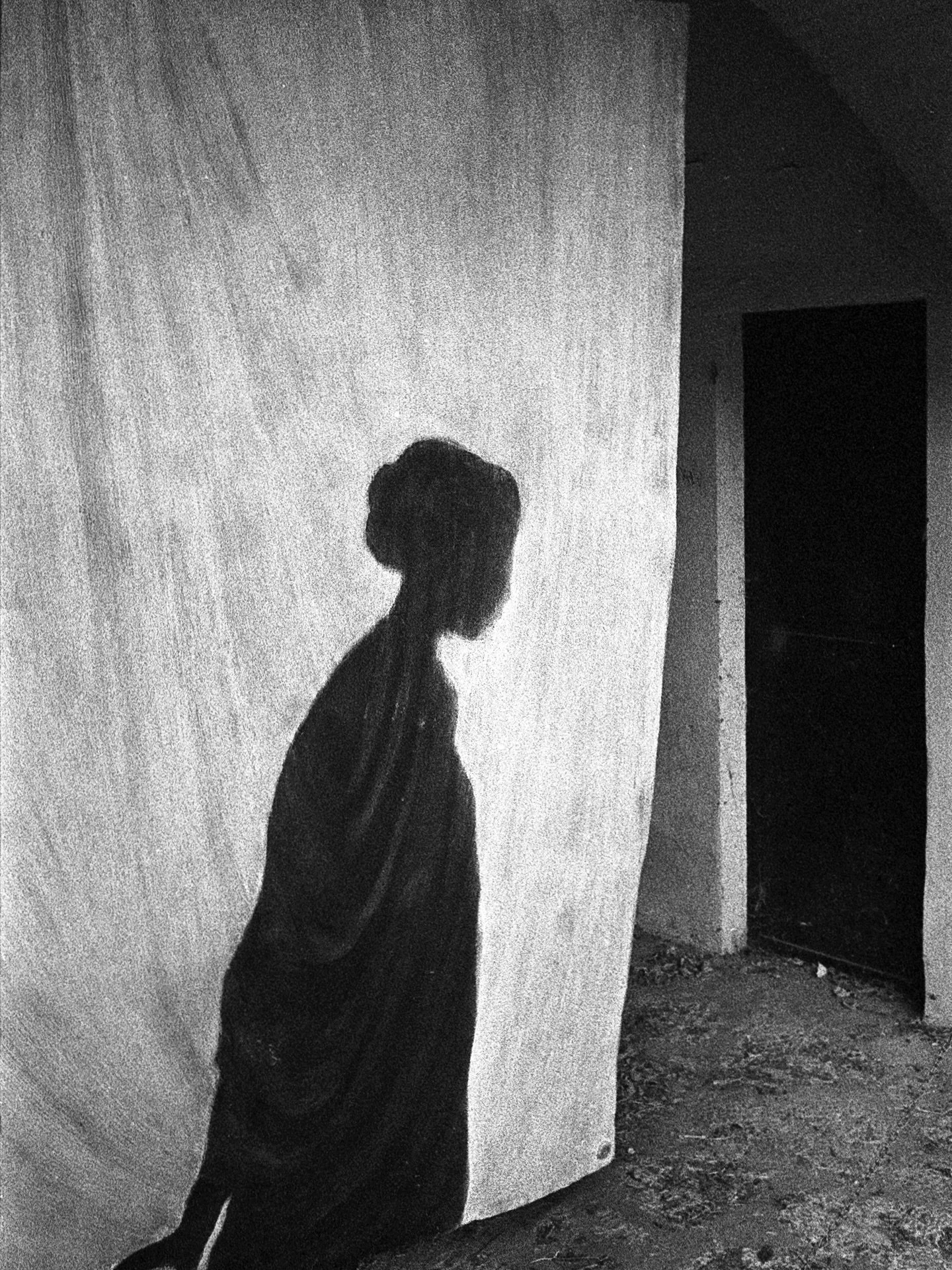 Untitled 
.
.
.
#blackandwhite #bw #analogphotography #streetphotography #canpubphoto #grainisgood #filmisnotdead