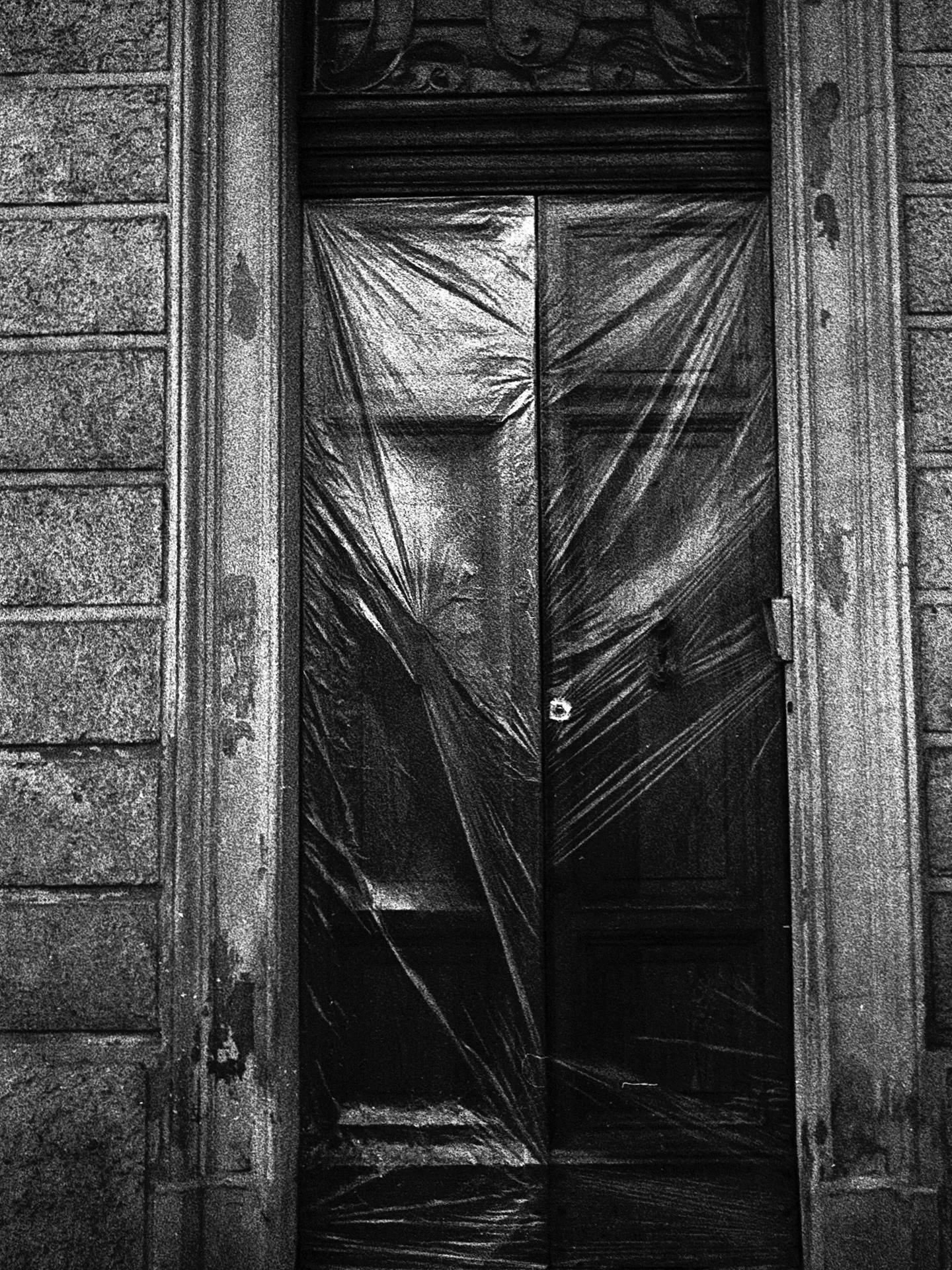 Untitled
.
.
.
#blackandwhite #bw #filmisnotdead #grain #grainisgood #canpubphoto #streetphotography #door