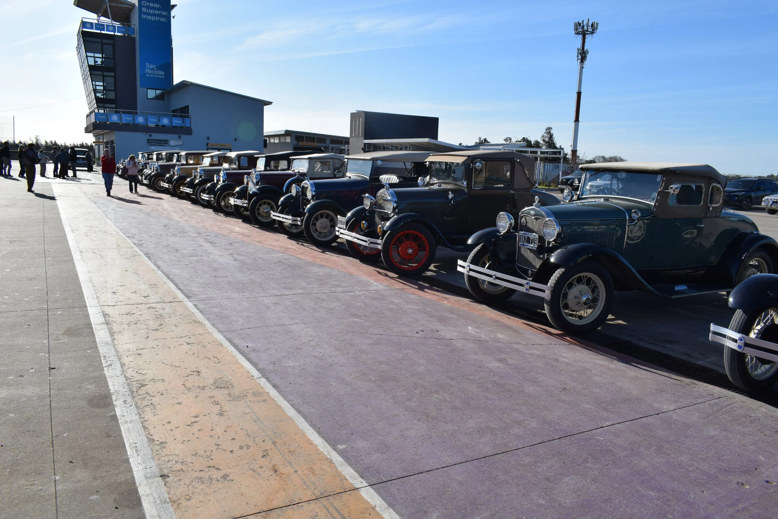 Club Amigos del Ford A en Autódromo de San Nicolas de los Arroyos.