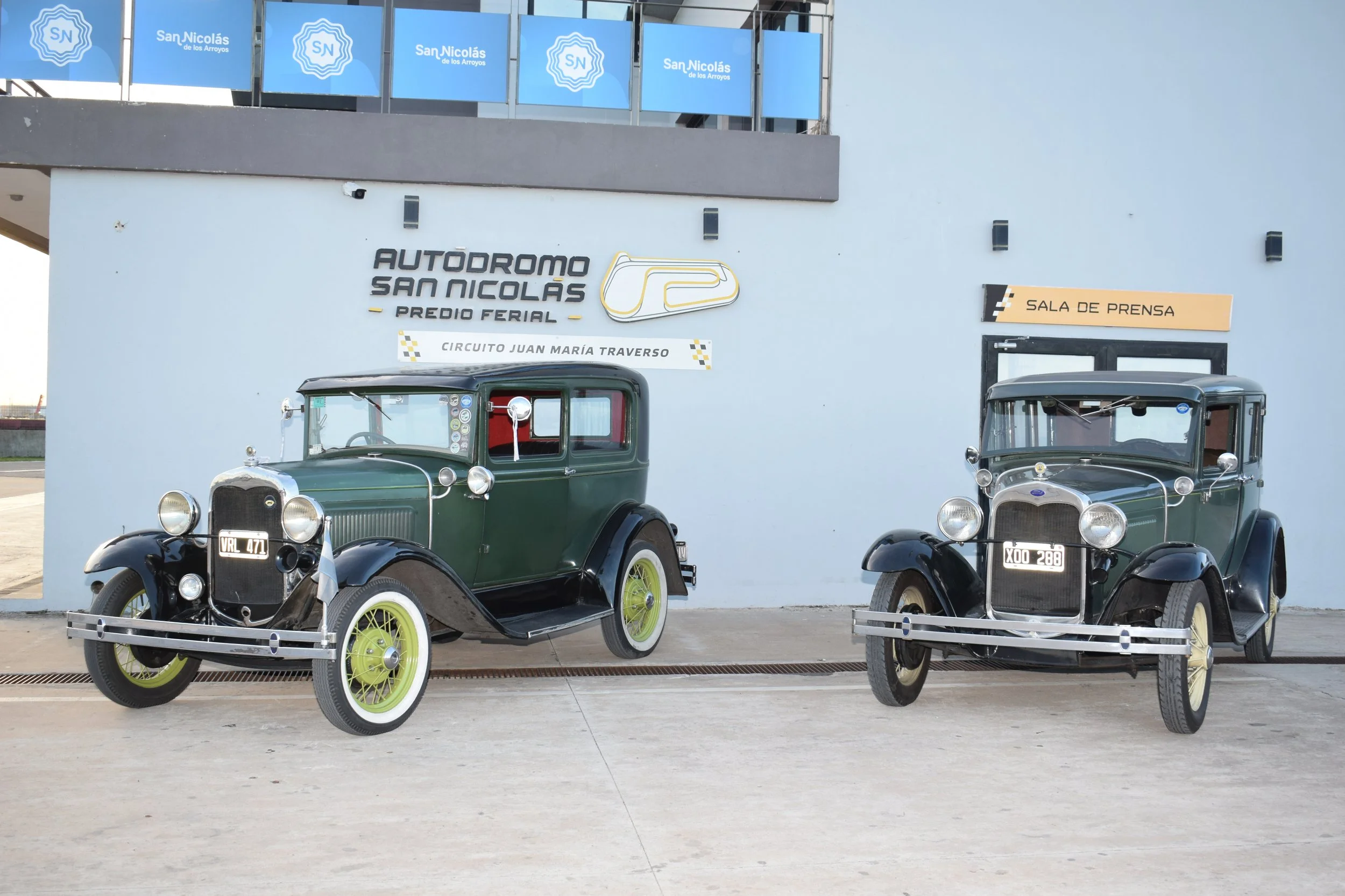 Encuentro: Camino a los 100 años del Ford A. CAFA. Autódromo de San Nicolas de los Arroyos.
