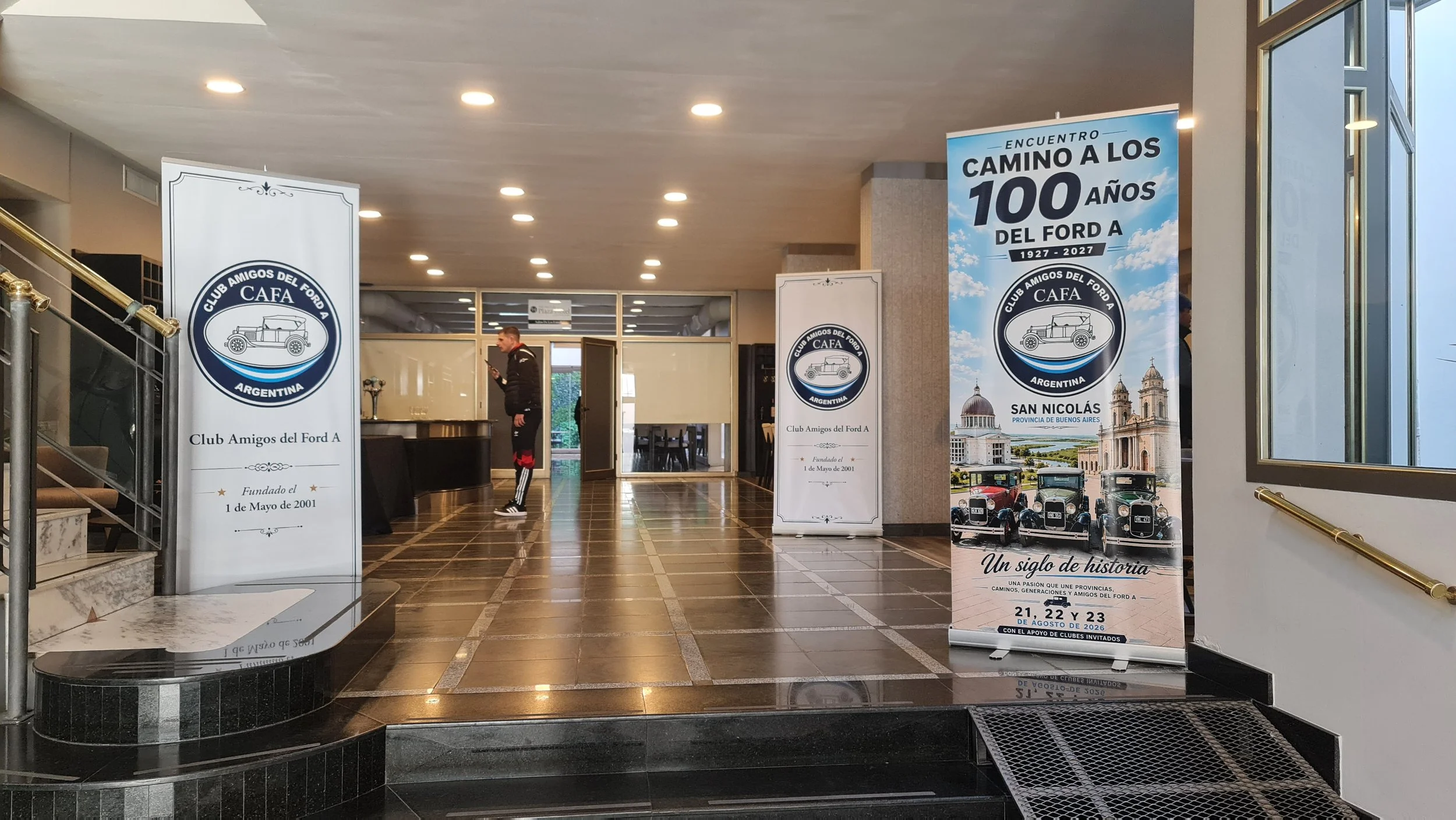 PLaza Hotel SAn NIcolas. Club Amigos del Ford A. Encuentro Camino a los 100 años del Ford A
