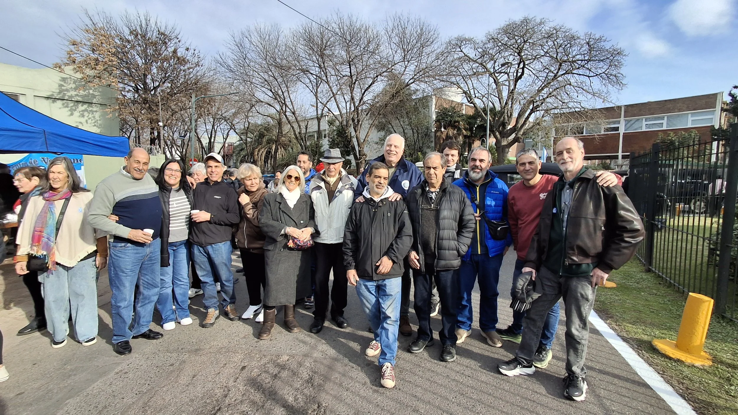 Integrantes de CAFA participando de la celebración del Día de la Independencia en la Torre Ader.