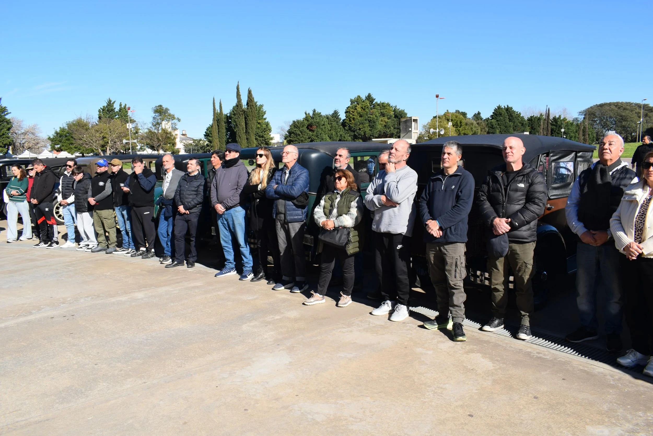 Santuario María del Rosario de San Nicolás. Club Amigos del Ford A. Bendición de vehículos antiguos. CAFA. Encuentro camino a los 100 años del Ford A