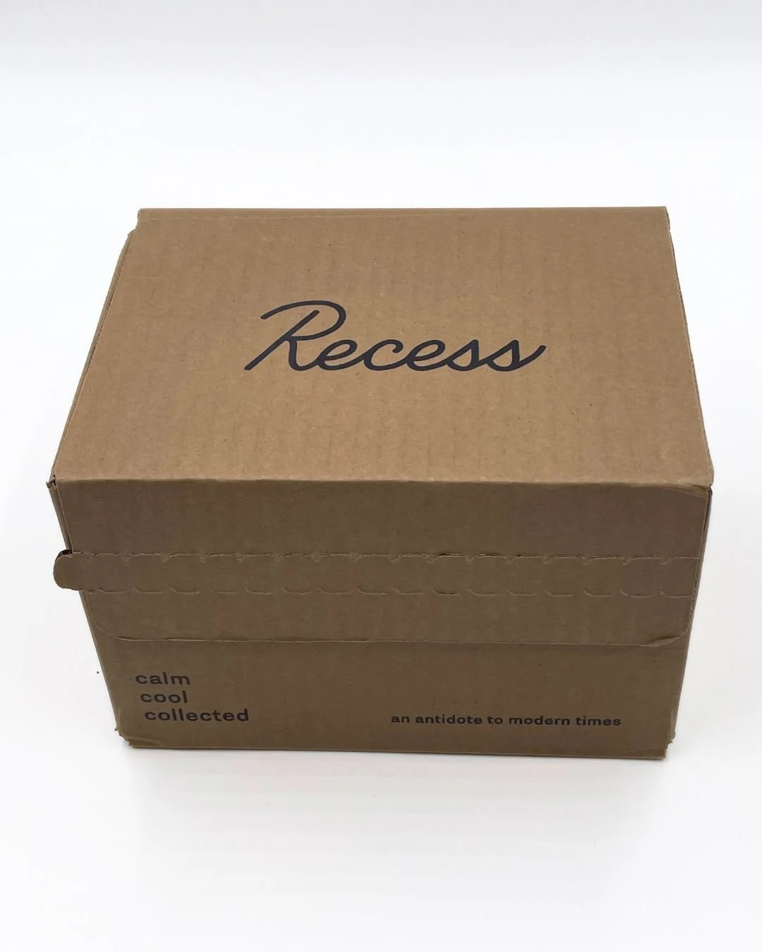 Brands today need packaging that works as hard as their marketing. A kraft exterior with a printed interior delivers both durability and delivers that &quot;wow&quot; factor that cutsomers are looking for. 

Why we love this design:
✔️ Tough enough t